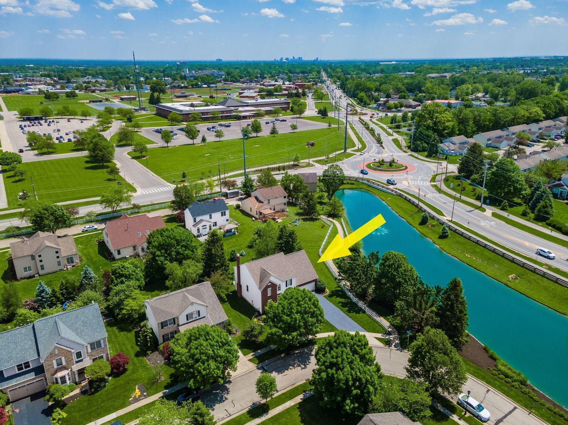 4062 Treebrook Dr, Hilliard OH  43026-7312 exterior