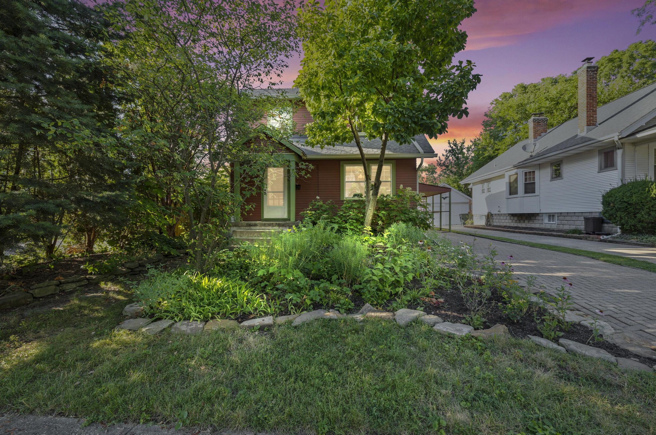26 Garden Rd, Columbus, OH 43214-2132