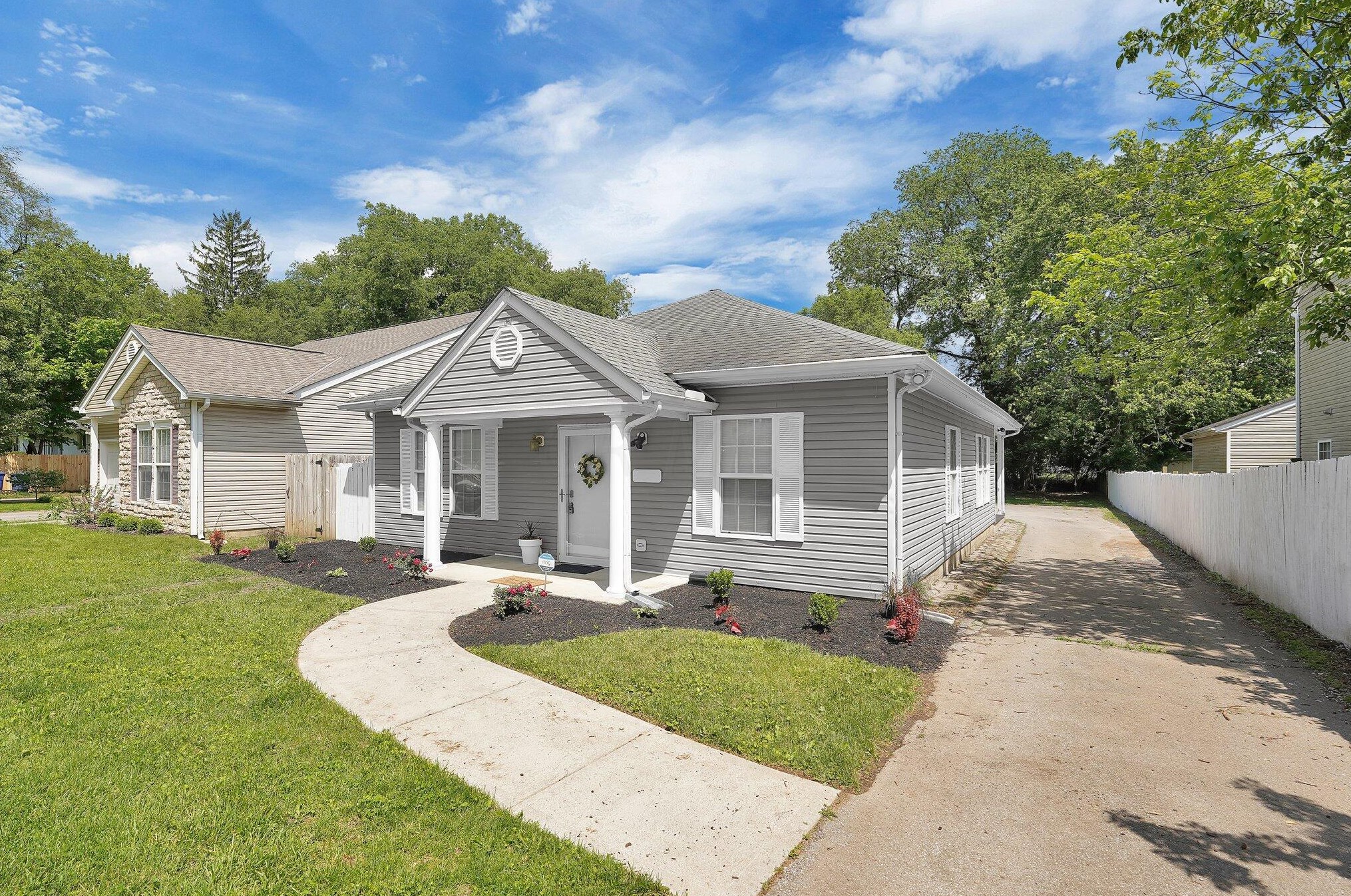 2838 Sunbury Rd, Columbus, OH 43219-3406