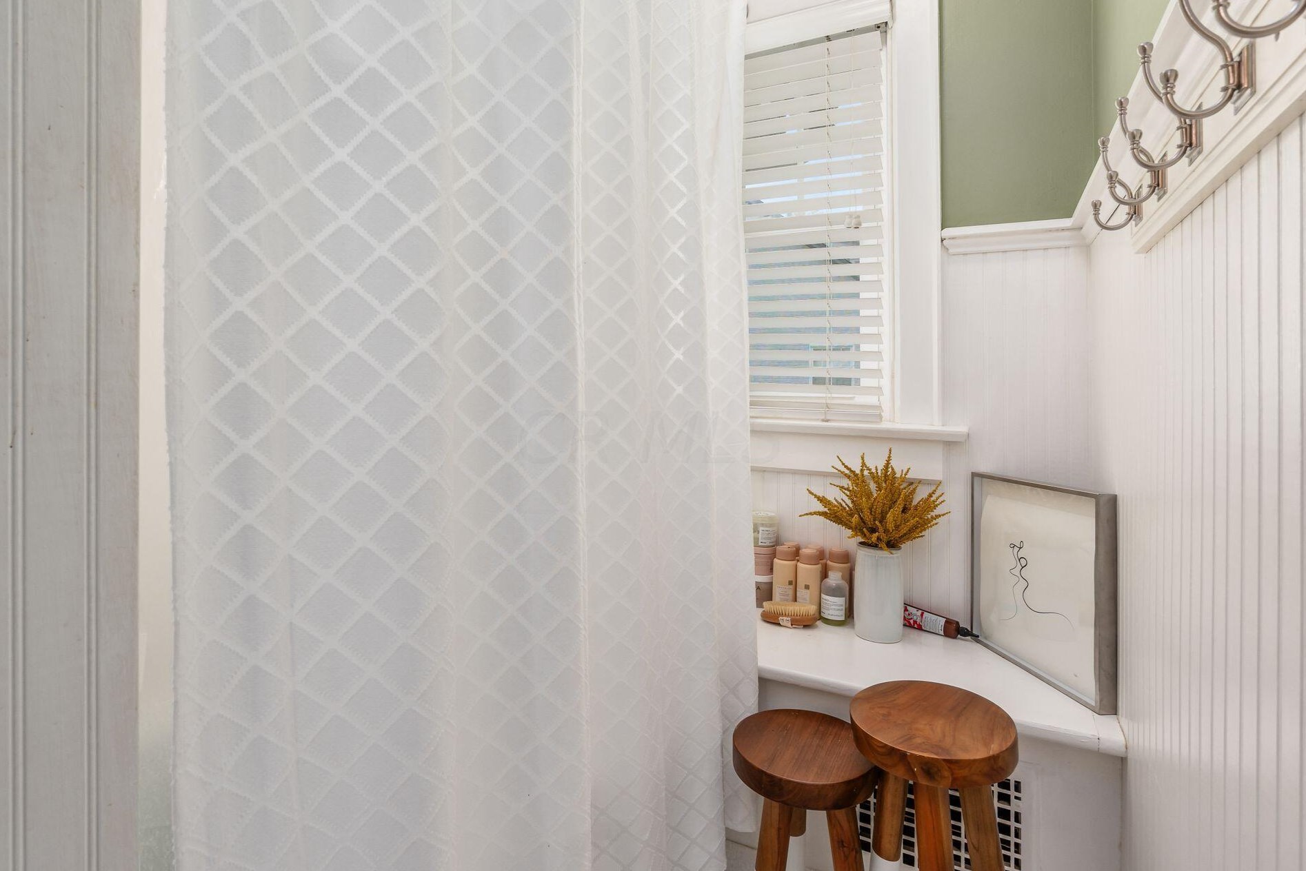 373 Drexel Ave, Columbus OH 43209-1046 exterior