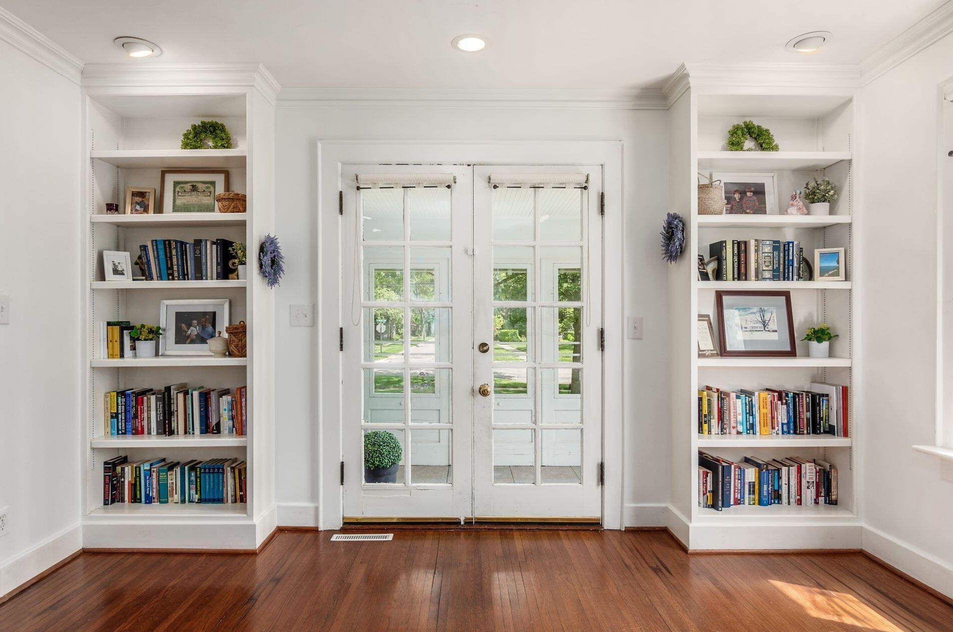 373 Drexel Ave, Columbus OH 43209-1046 exterior