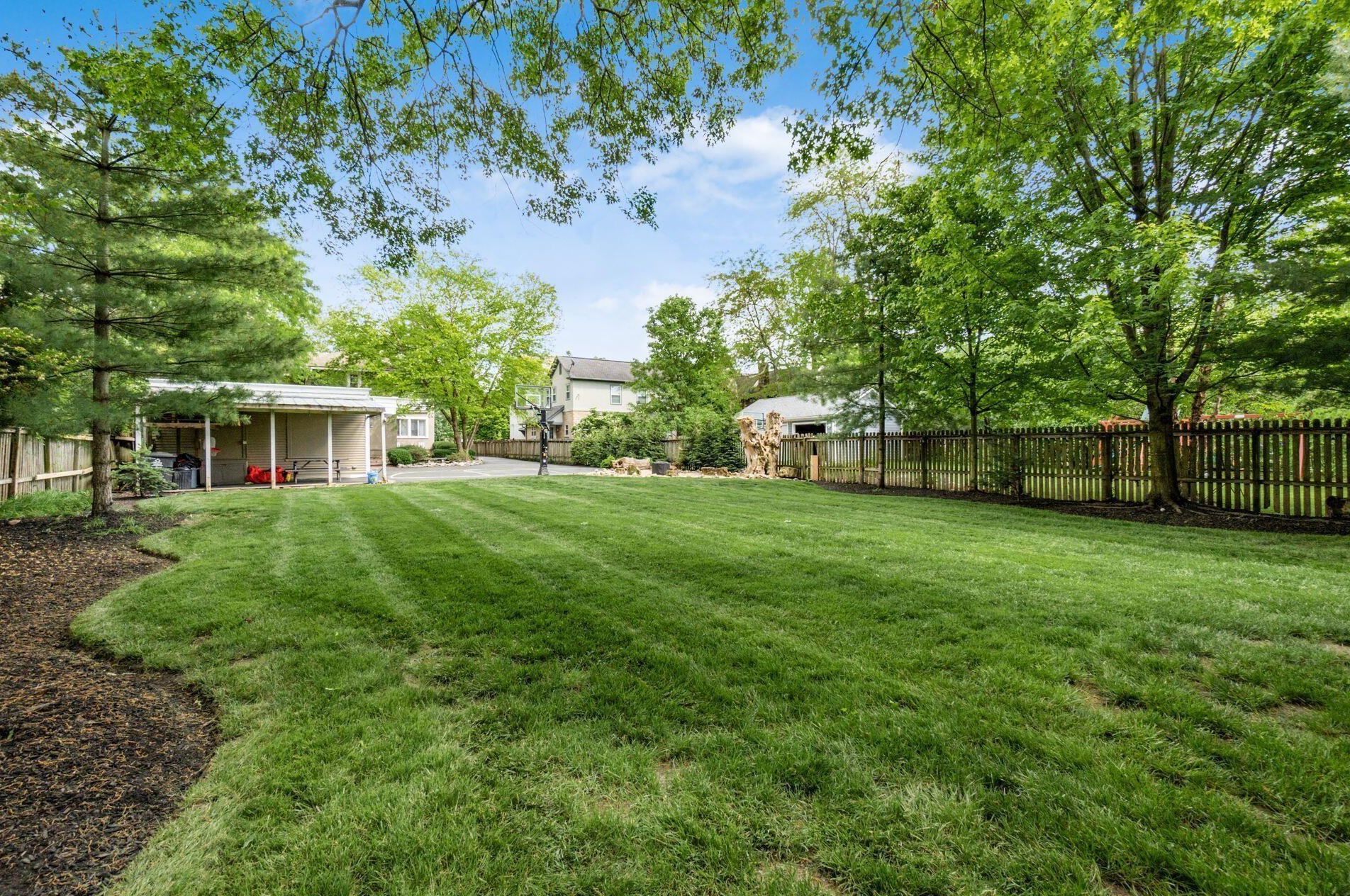 373 Drexel Ave, Columbus OH 43209-1046 exterior