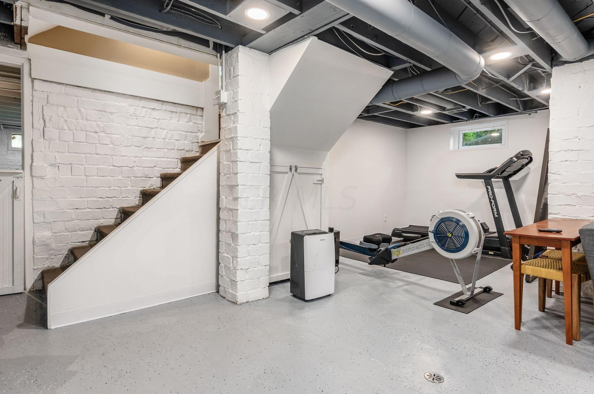 373 Drexel Ave, Columbus OH 43209-1046 exterior