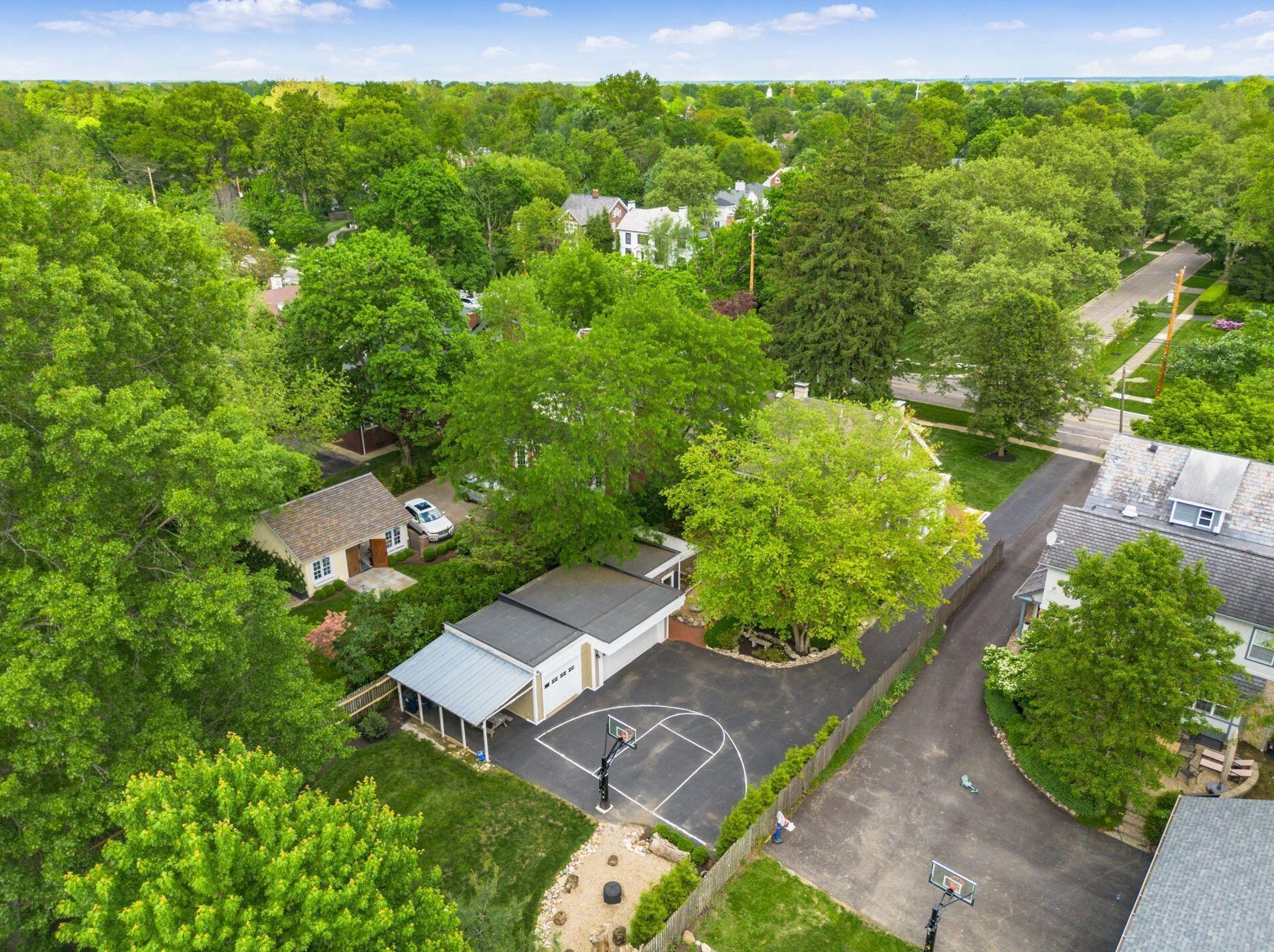 373 Drexel Ave, Columbus OH 43209-1046 exterior