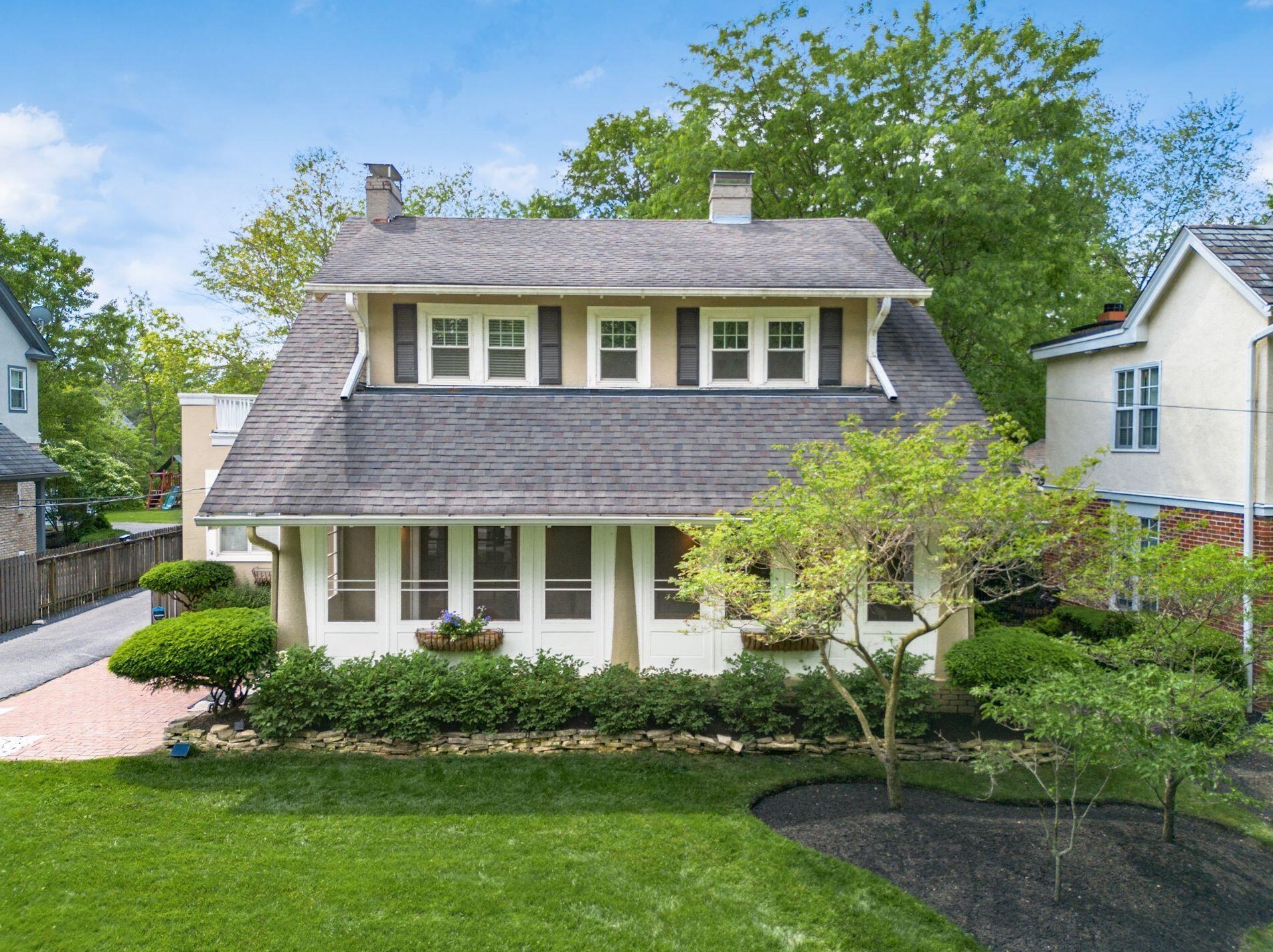 373 Drexel Ave, Columbus OH 43209-1046 exterior