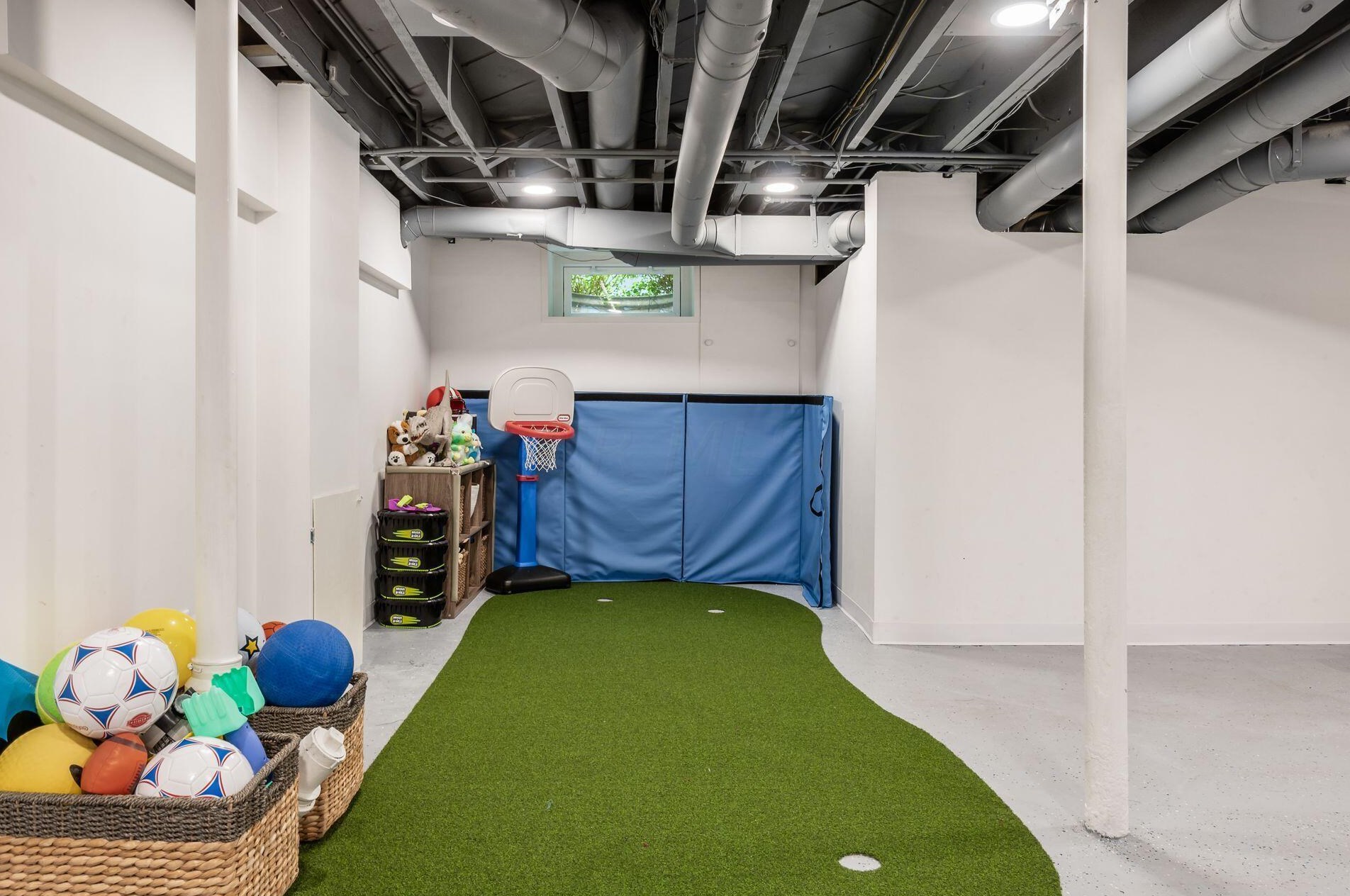 373 Drexel Ave, Columbus OH 43209-1046 exterior