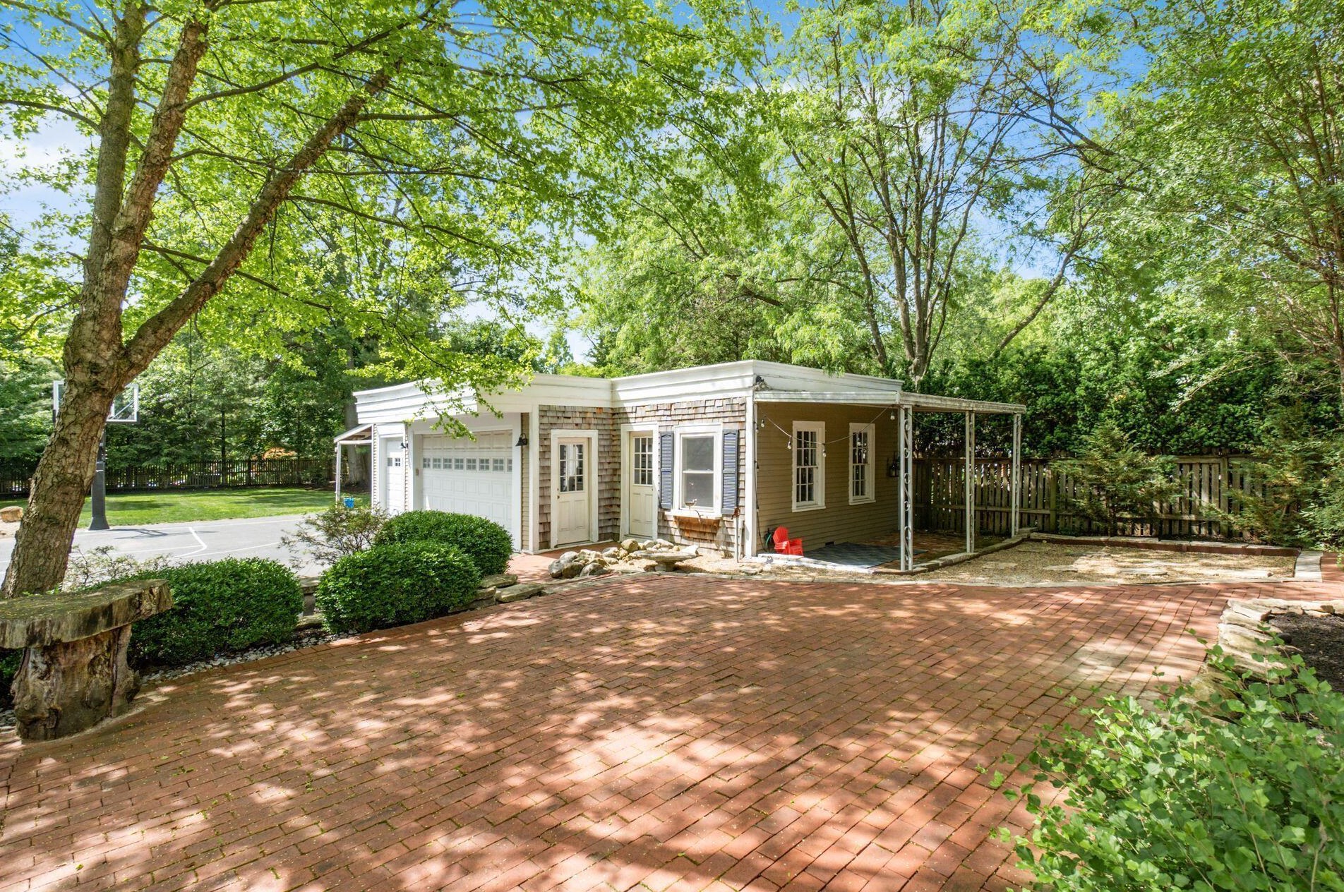 373 Drexel Ave, Columbus OH 43209-1046 exterior