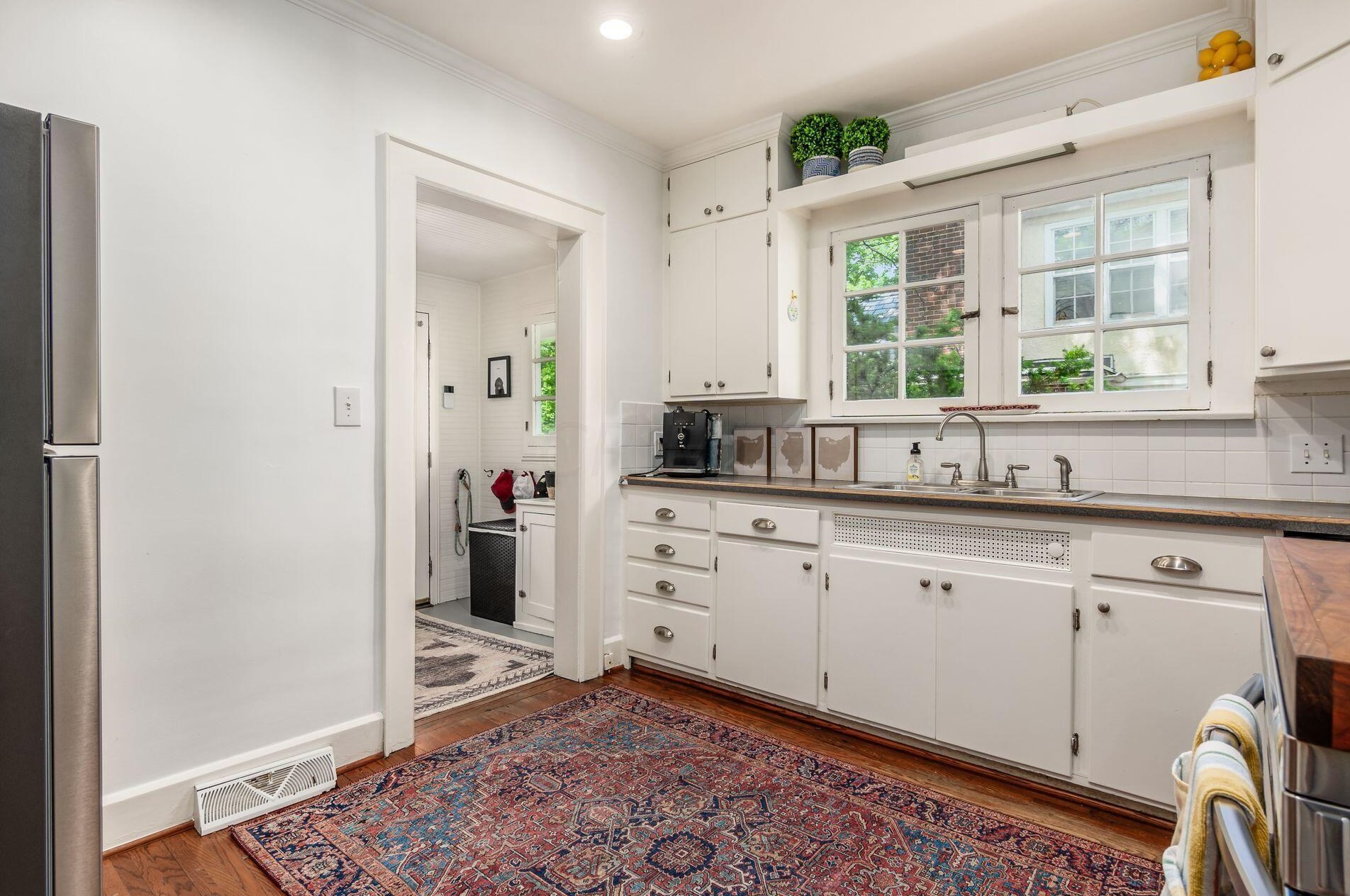 373 Drexel Ave, Columbus OH 43209-1046 exterior