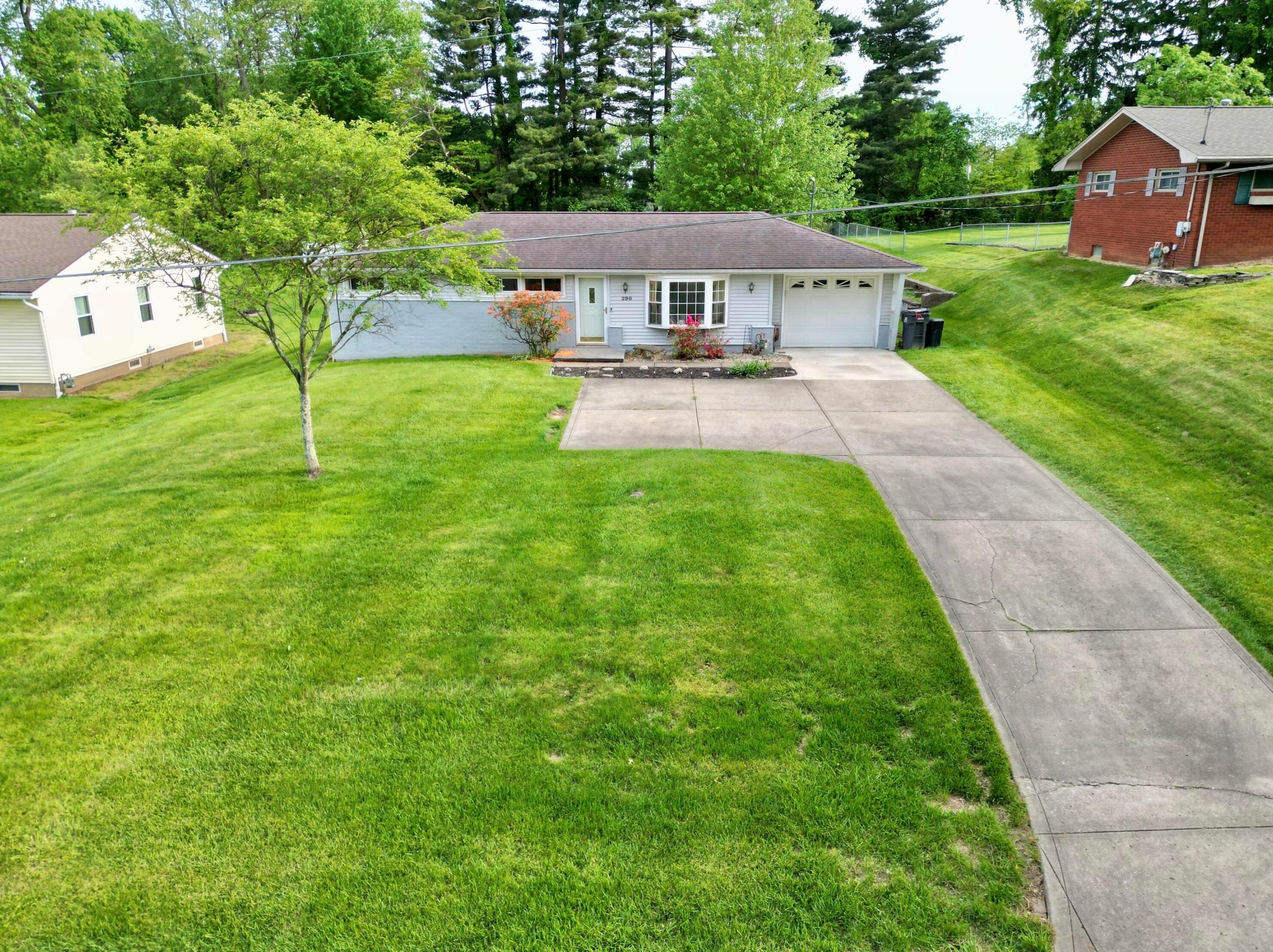 290 E Highland Dr, Zanesville, OH 43701