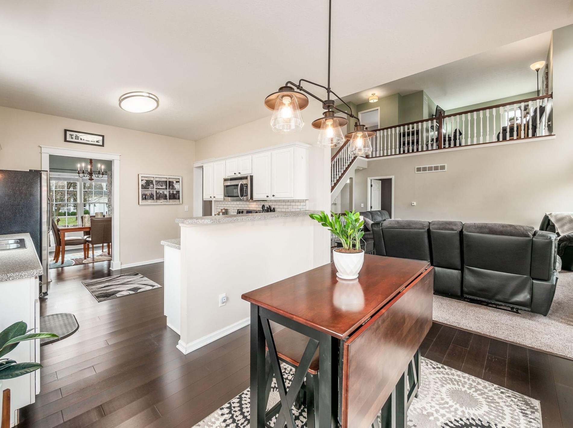 954 Gray Dr, Pickerington OH  43147-9358 exterior