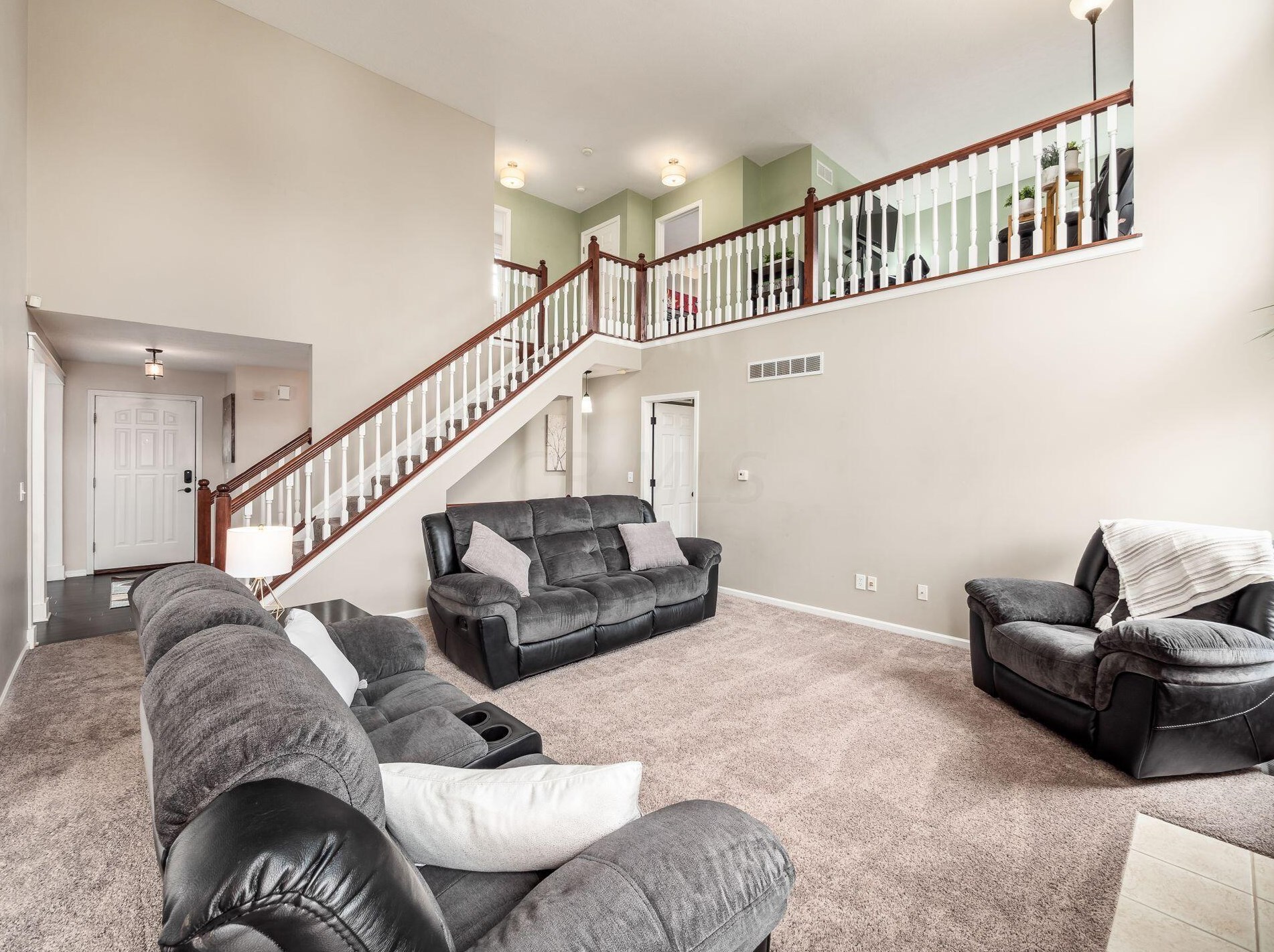 954 Gray Dr, Pickerington OH  43147-9358 exterior