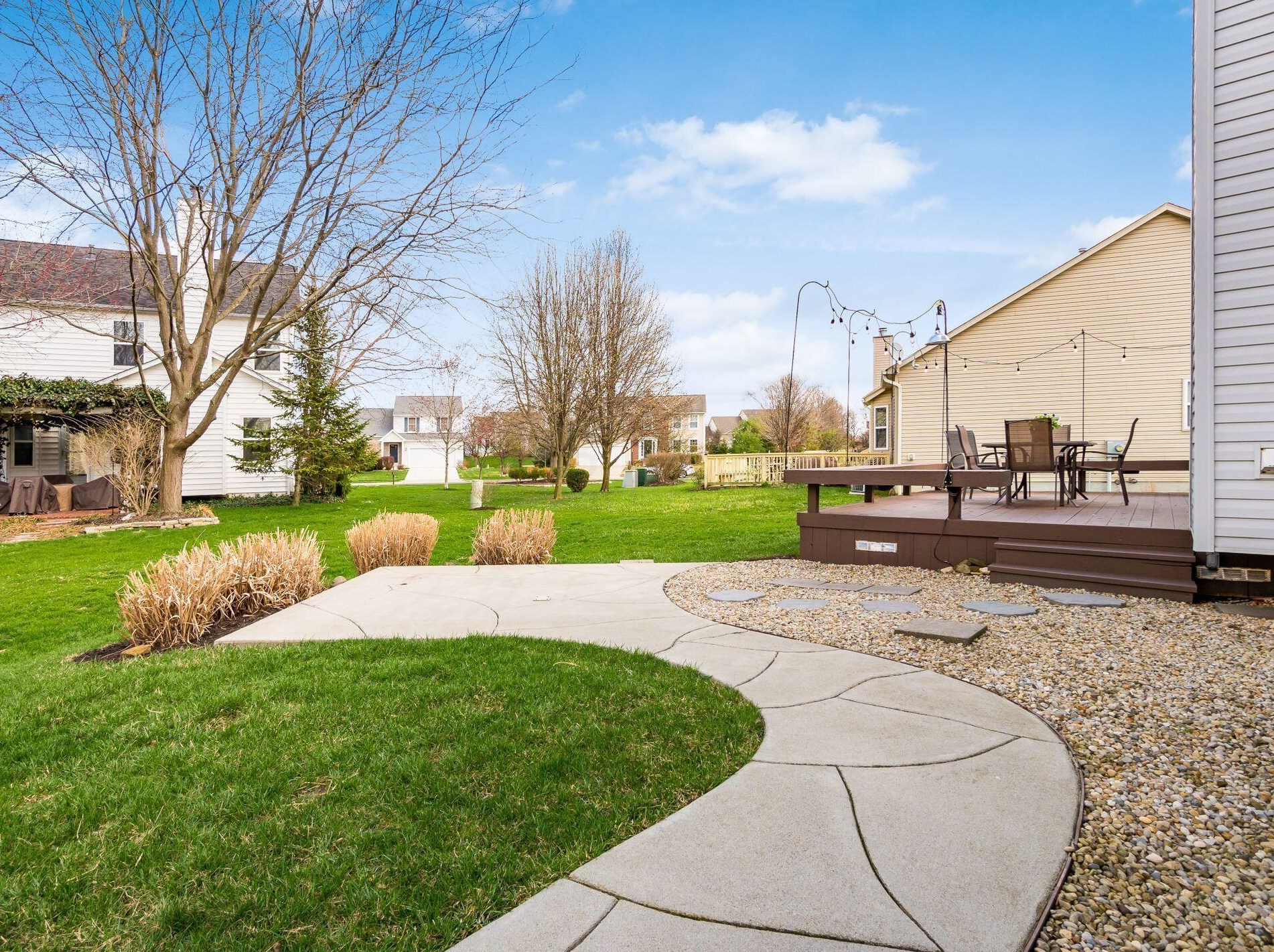 954 Gray Dr, Pickerington OH  43147-9358 exterior