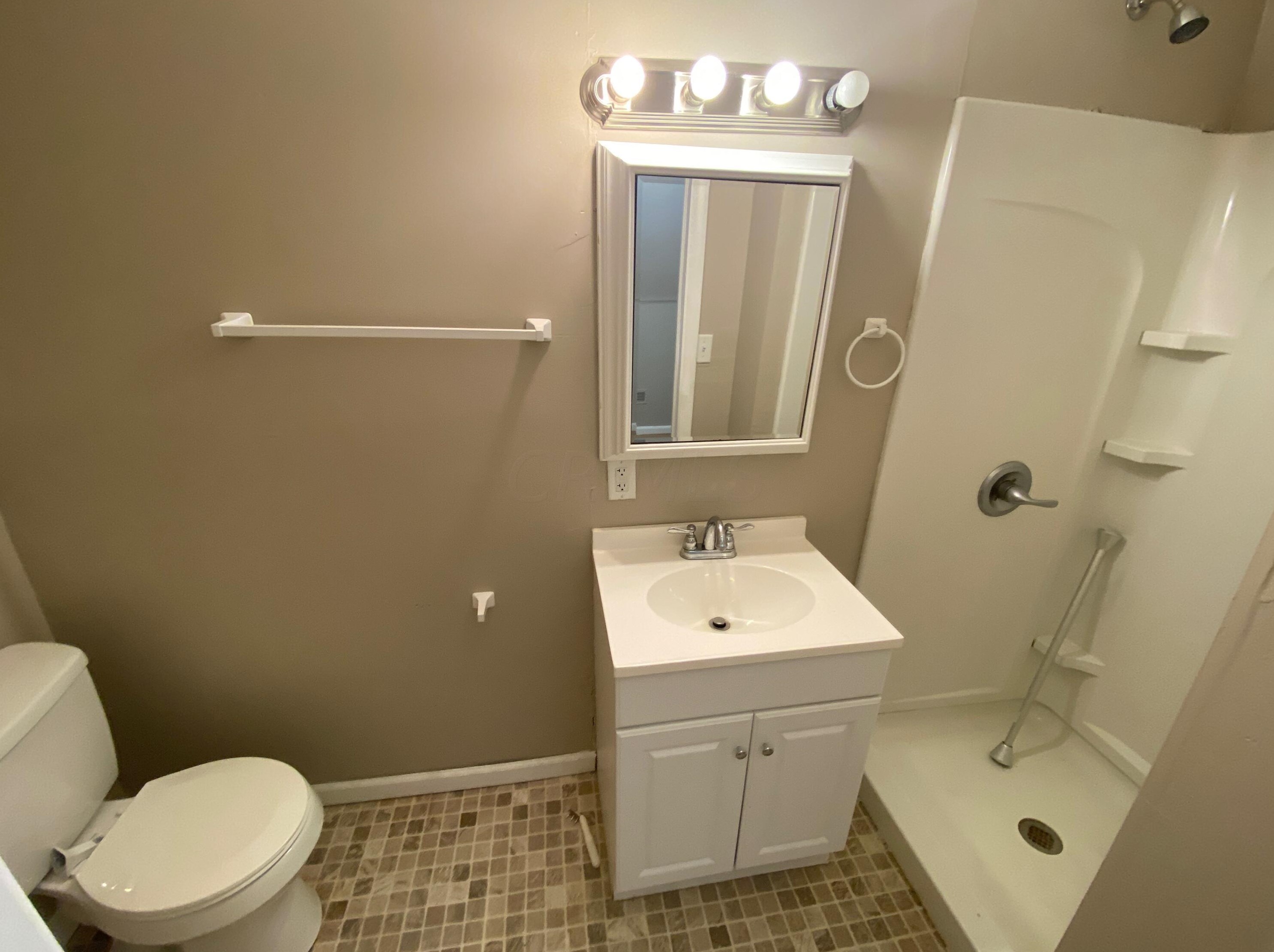 1438 Hunter Ave, Columbus OH 43201-2018 exterior