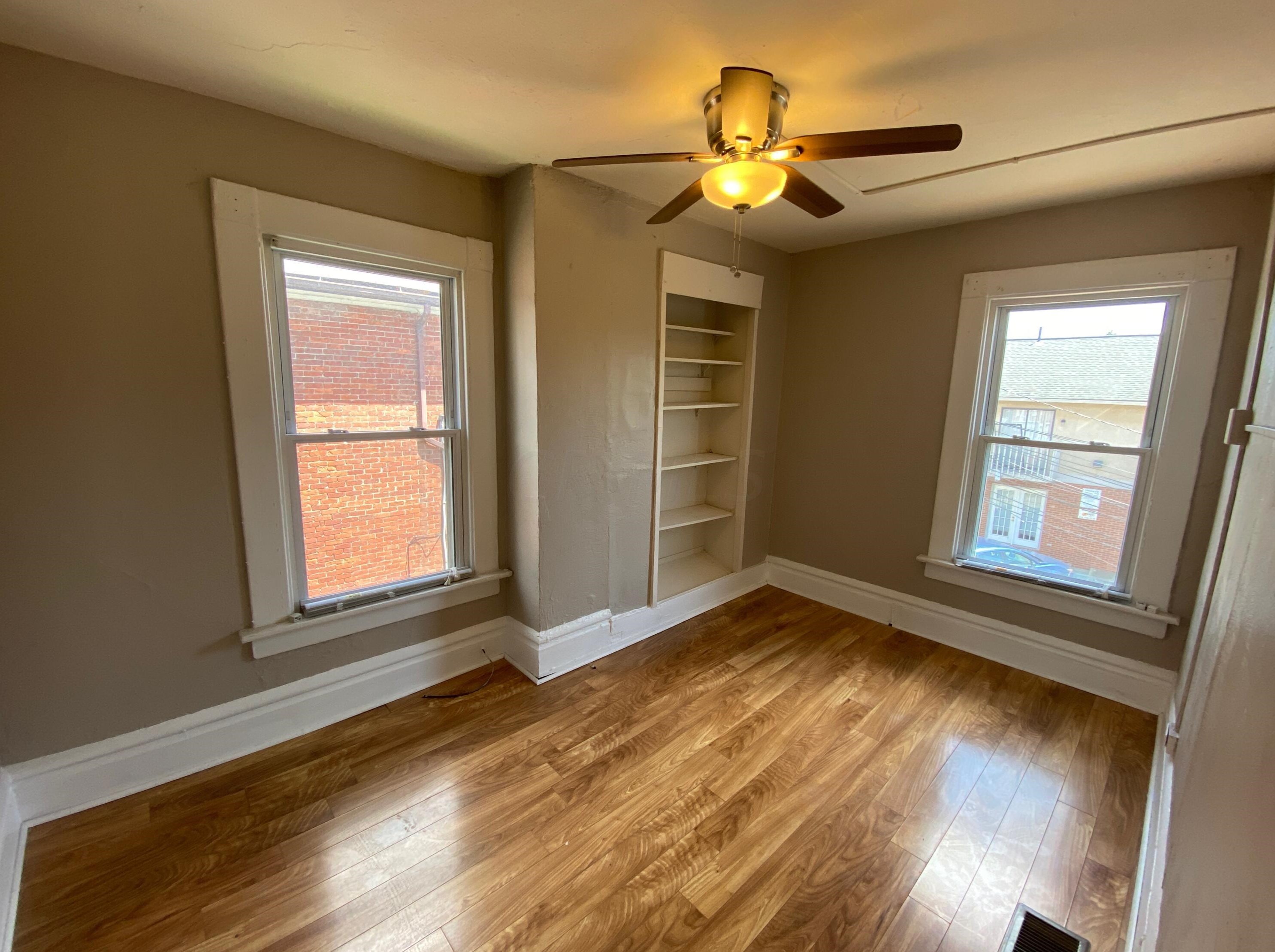 1438 Hunter Ave, Columbus OH 43201-2018 exterior