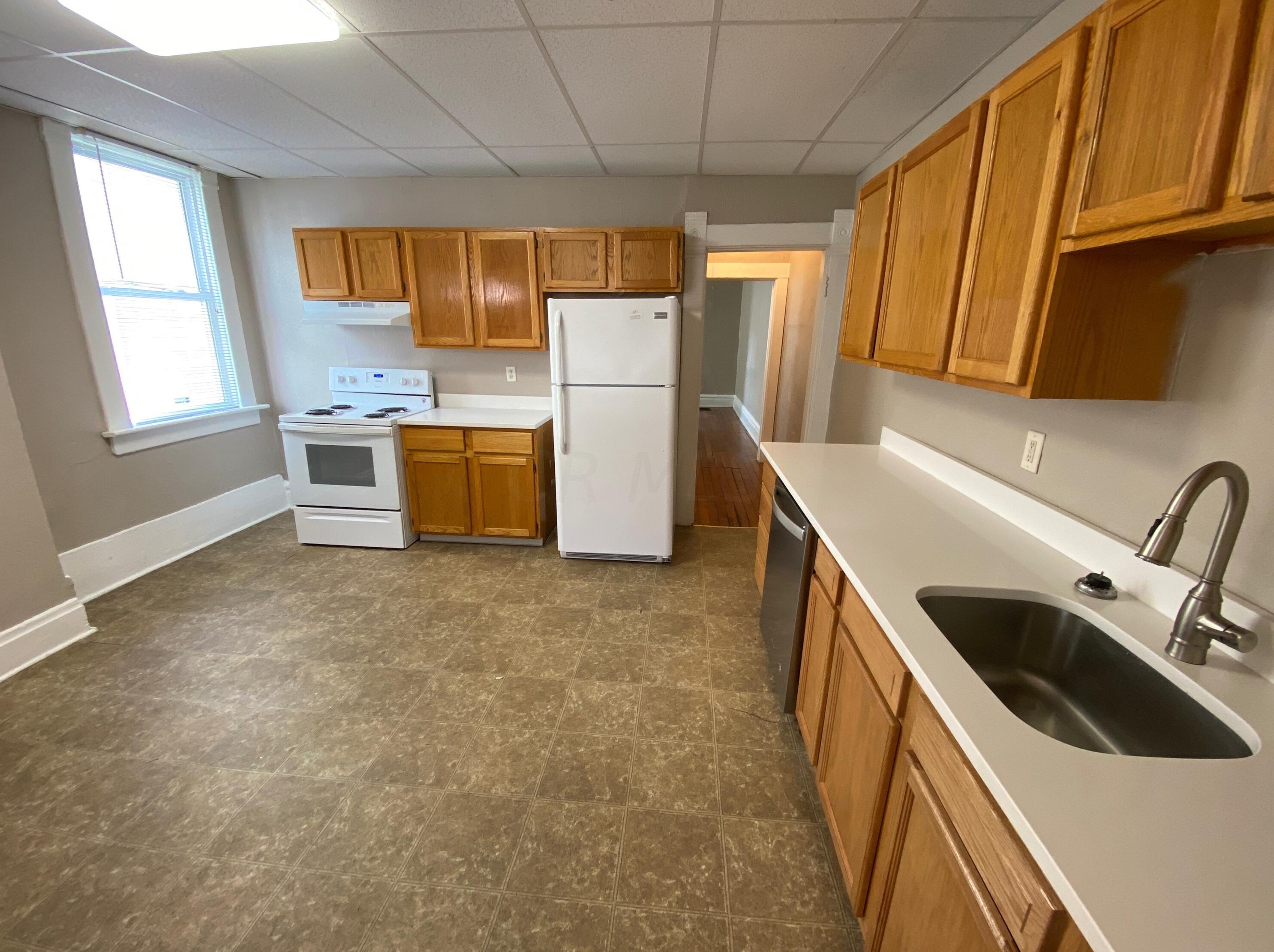 1438 Hunter Ave, Columbus OH 43201-2018 exterior