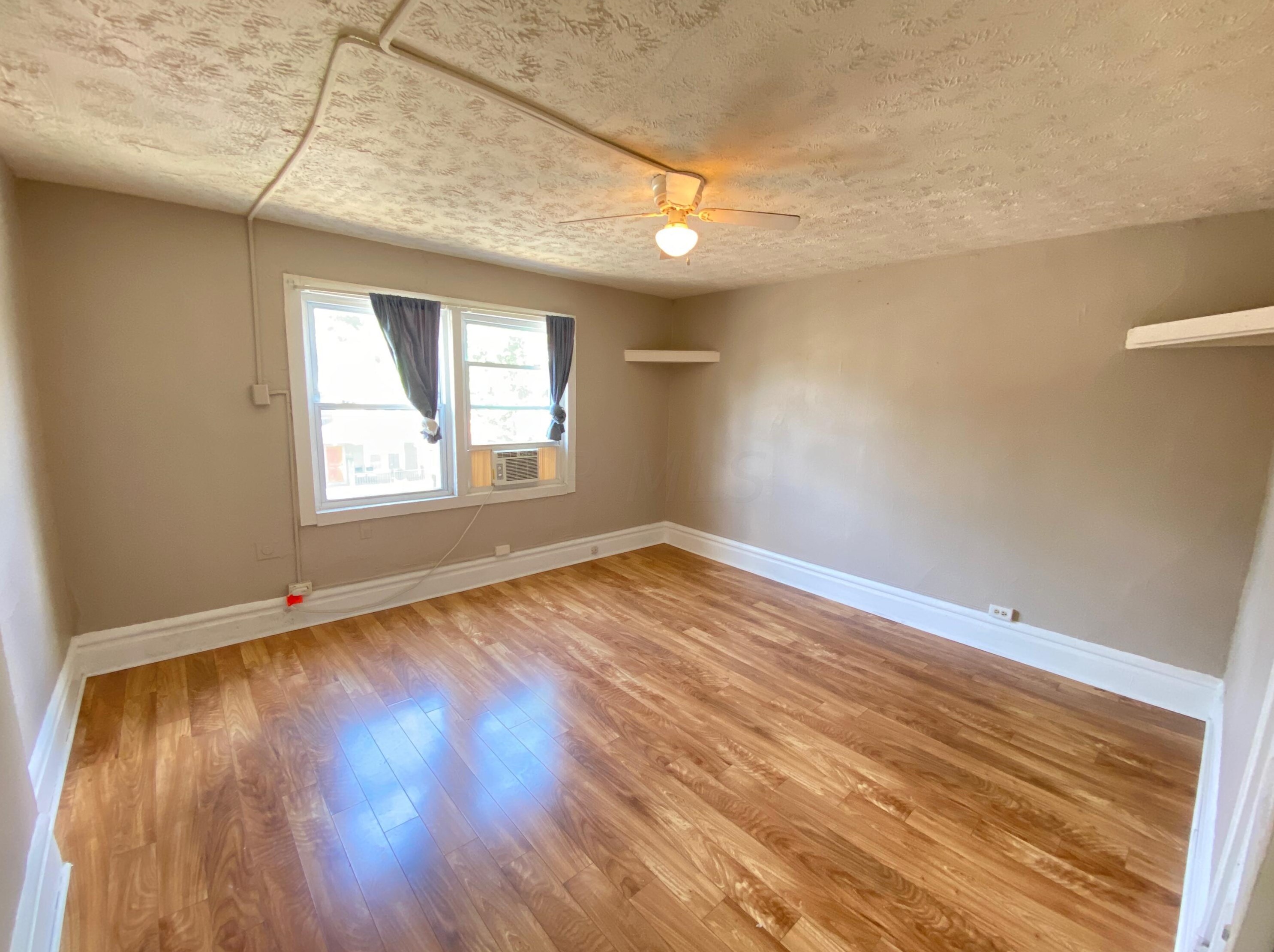 1438 Hunter Ave, Columbus OH 43201-2018 exterior