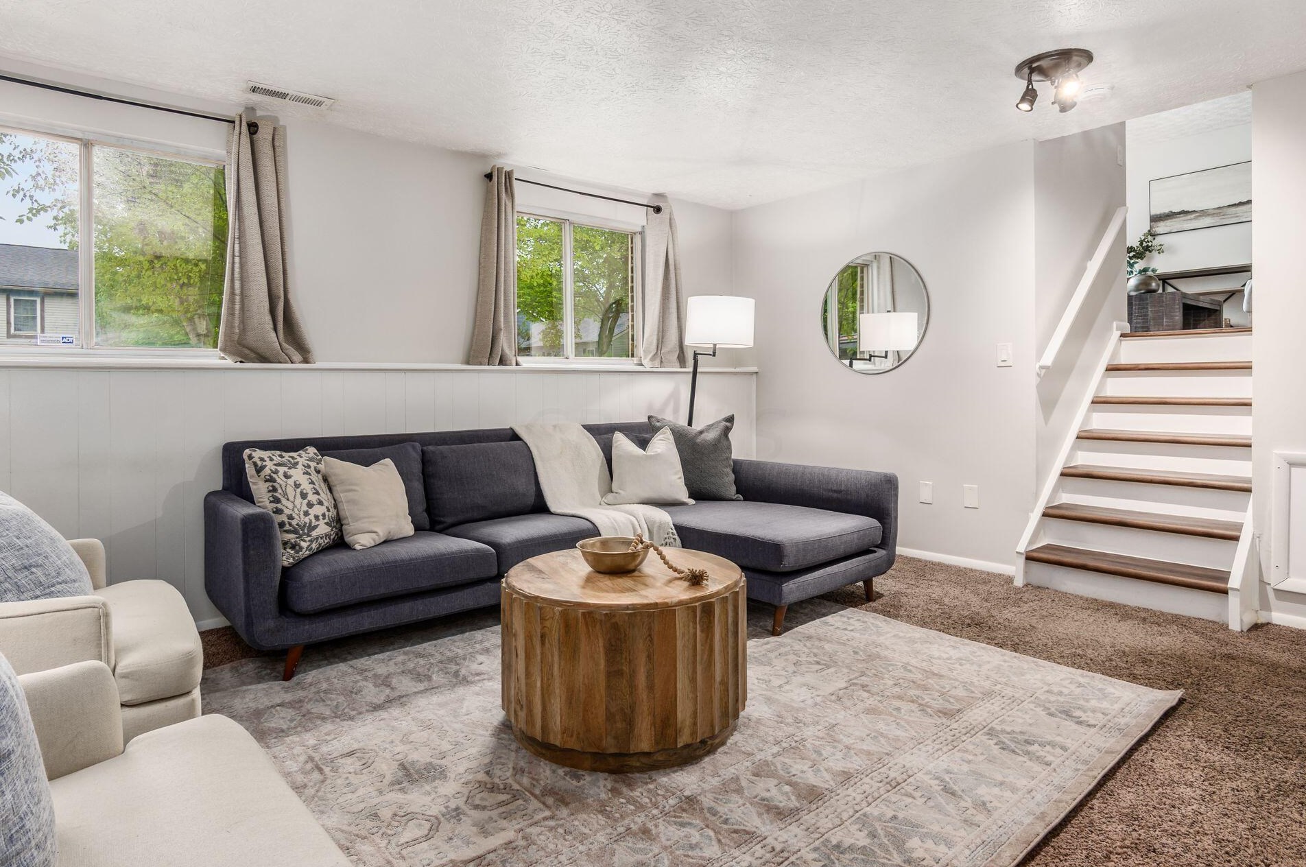 6285 Barnside Dr, Cnl Wnchstr OH  43110-9776 exterior