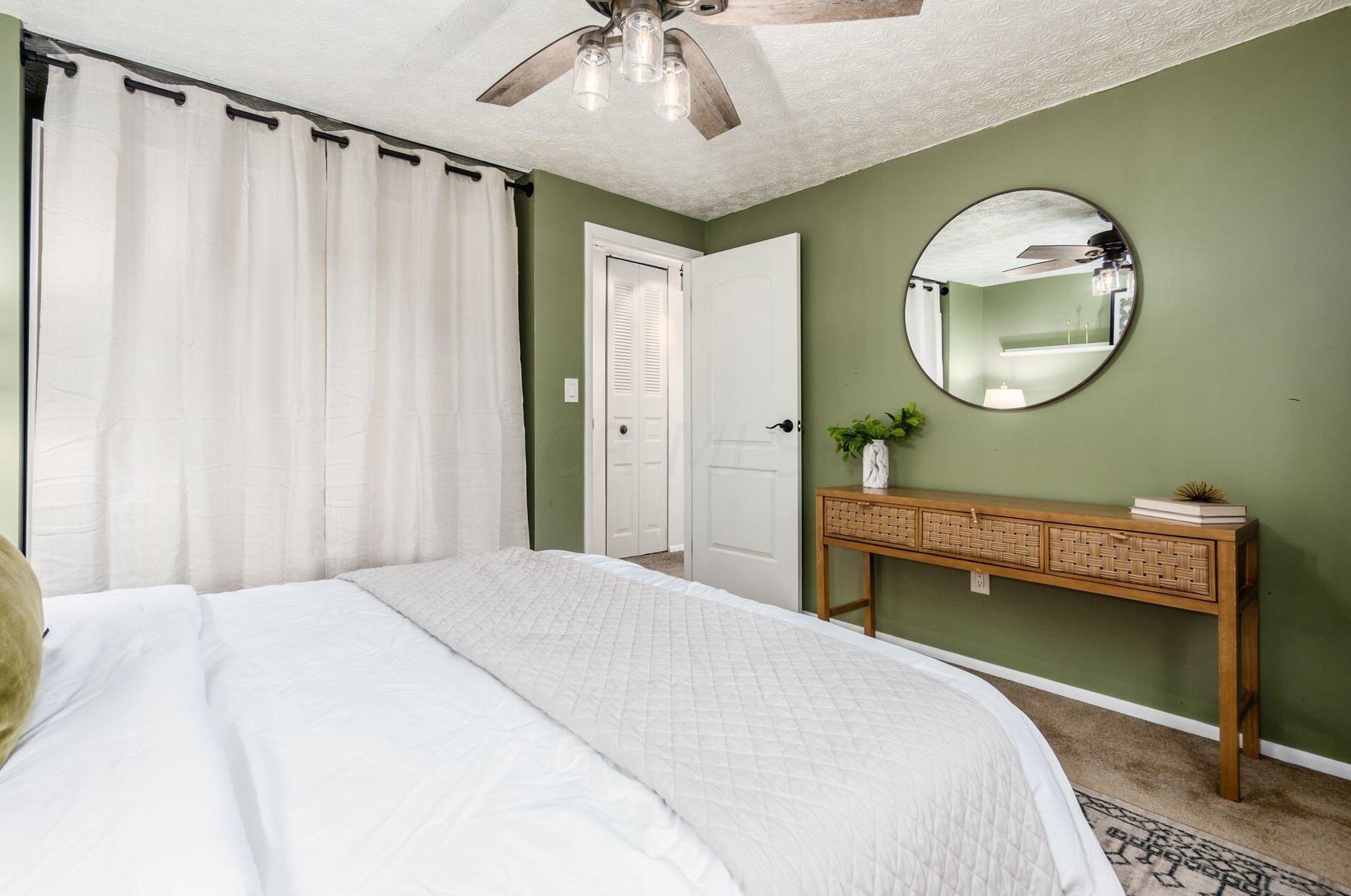 6285 Barnside Dr, Cnl Wnchstr OH  43110-9776 exterior