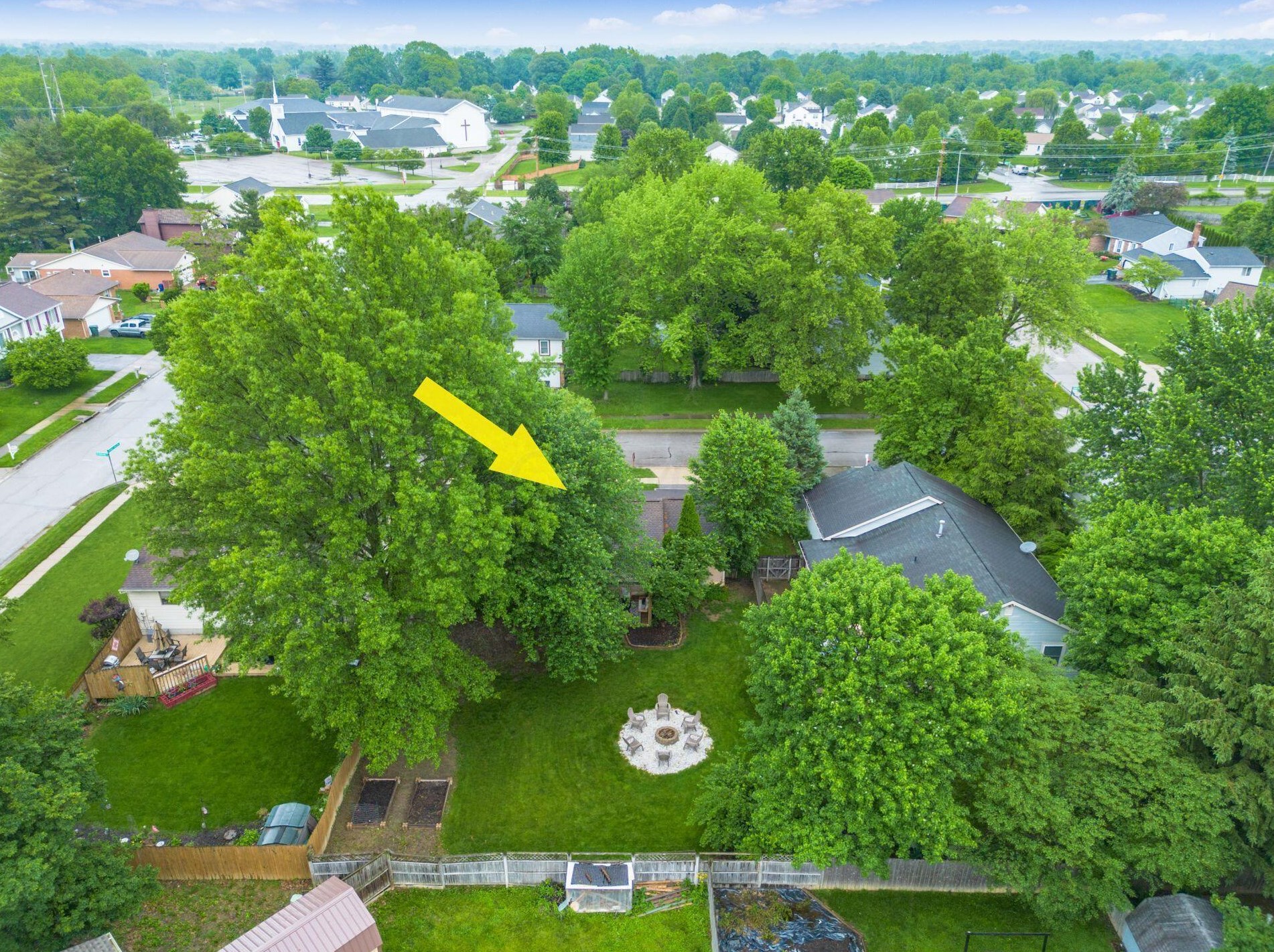 6285 Barnside Dr, Cnl Wnchstr OH  43110-9776 exterior