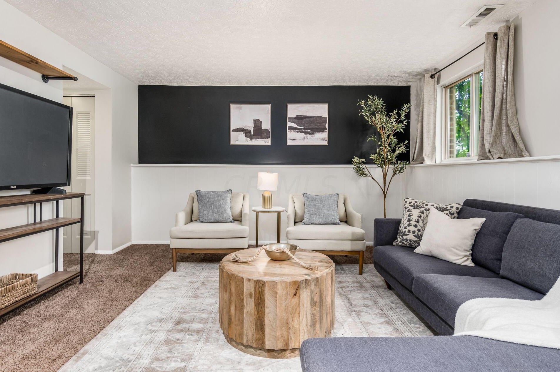 6285 Barnside Dr, Cnl Wnchstr OH  43110-9776 exterior