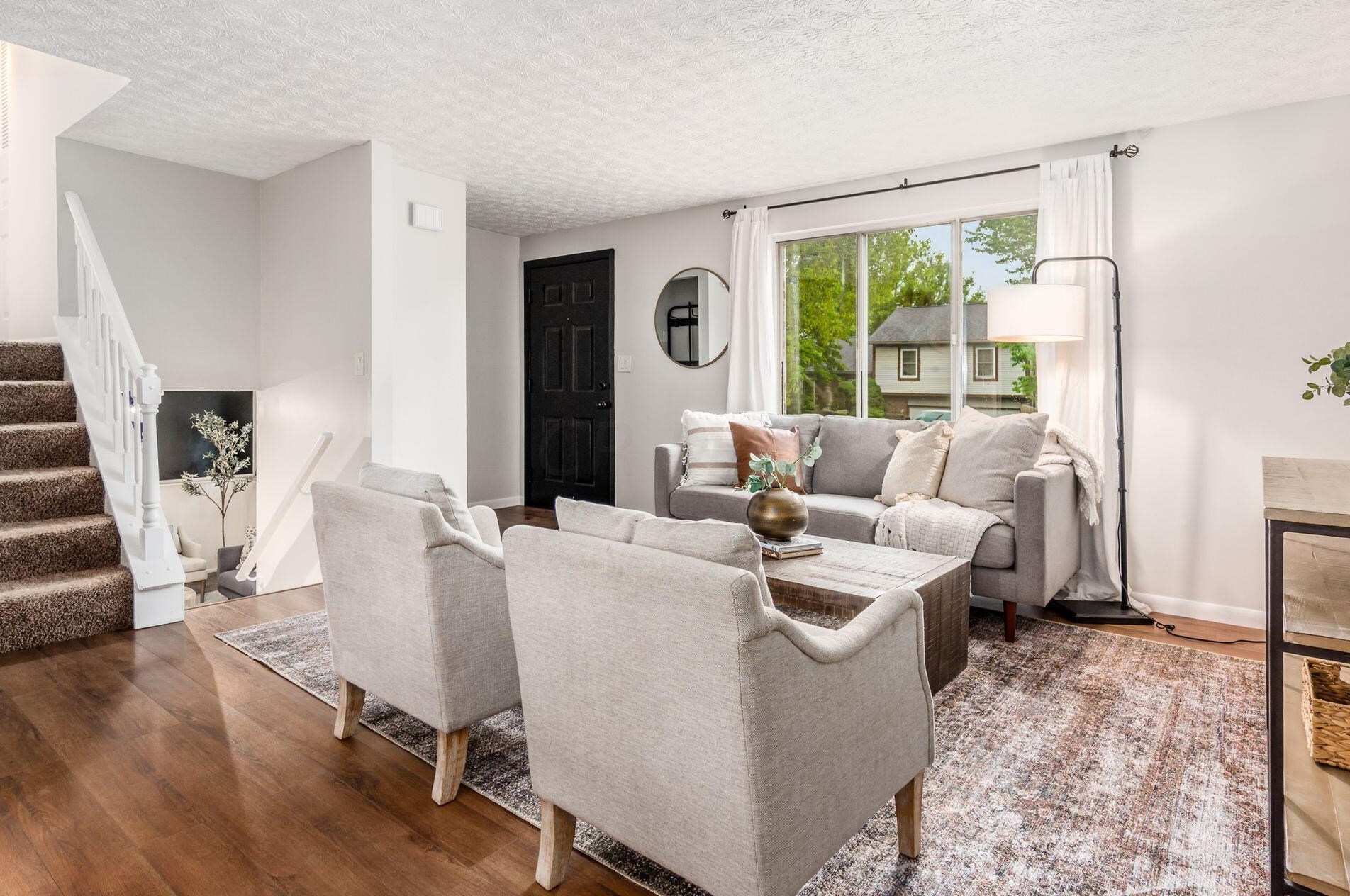 6285 Barnside Dr, Cnl Wnchstr OH  43110-9776 exterior