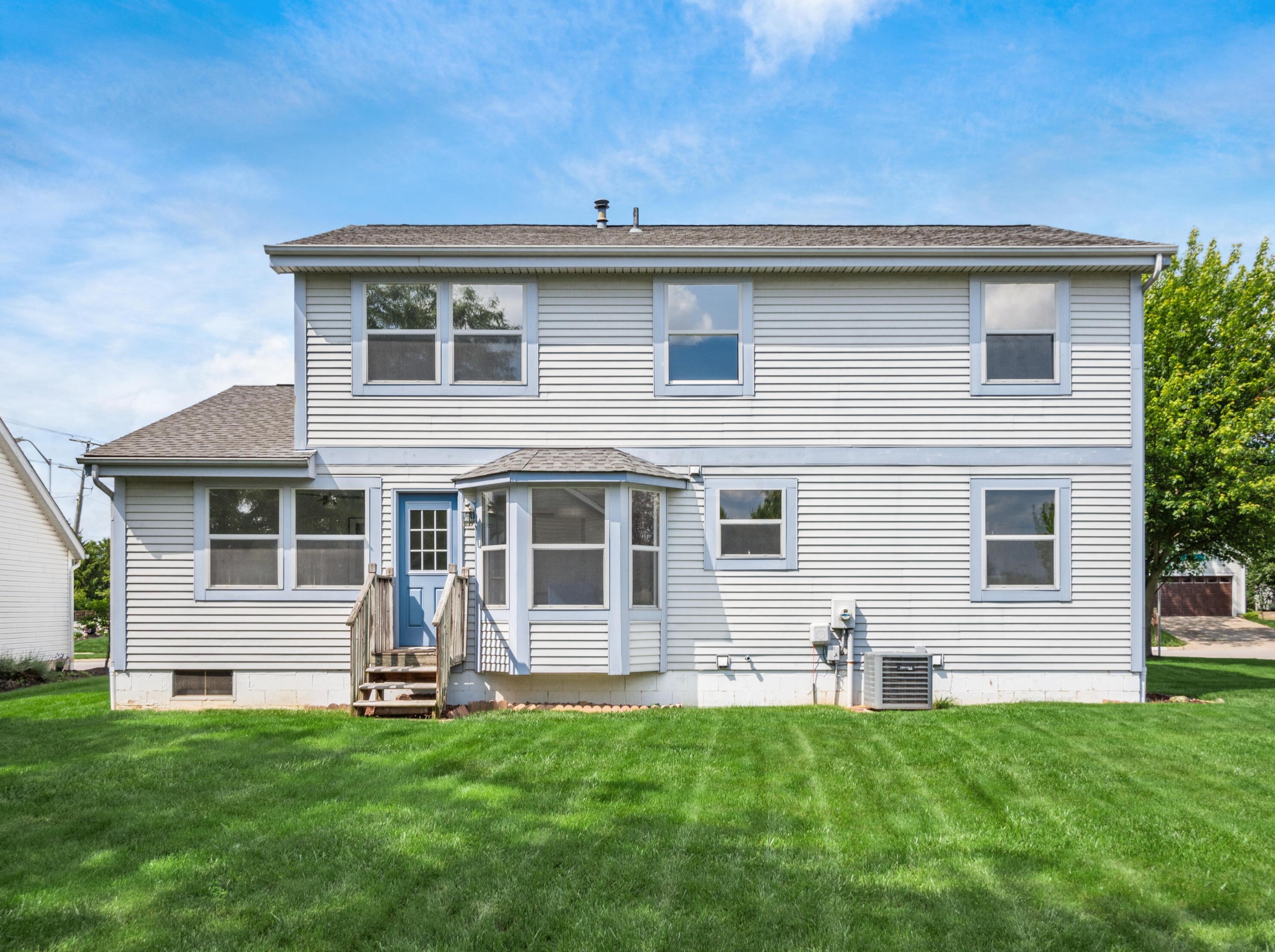 7385 Harbour Town Dr, Pickerington OH  43147-8646 exterior