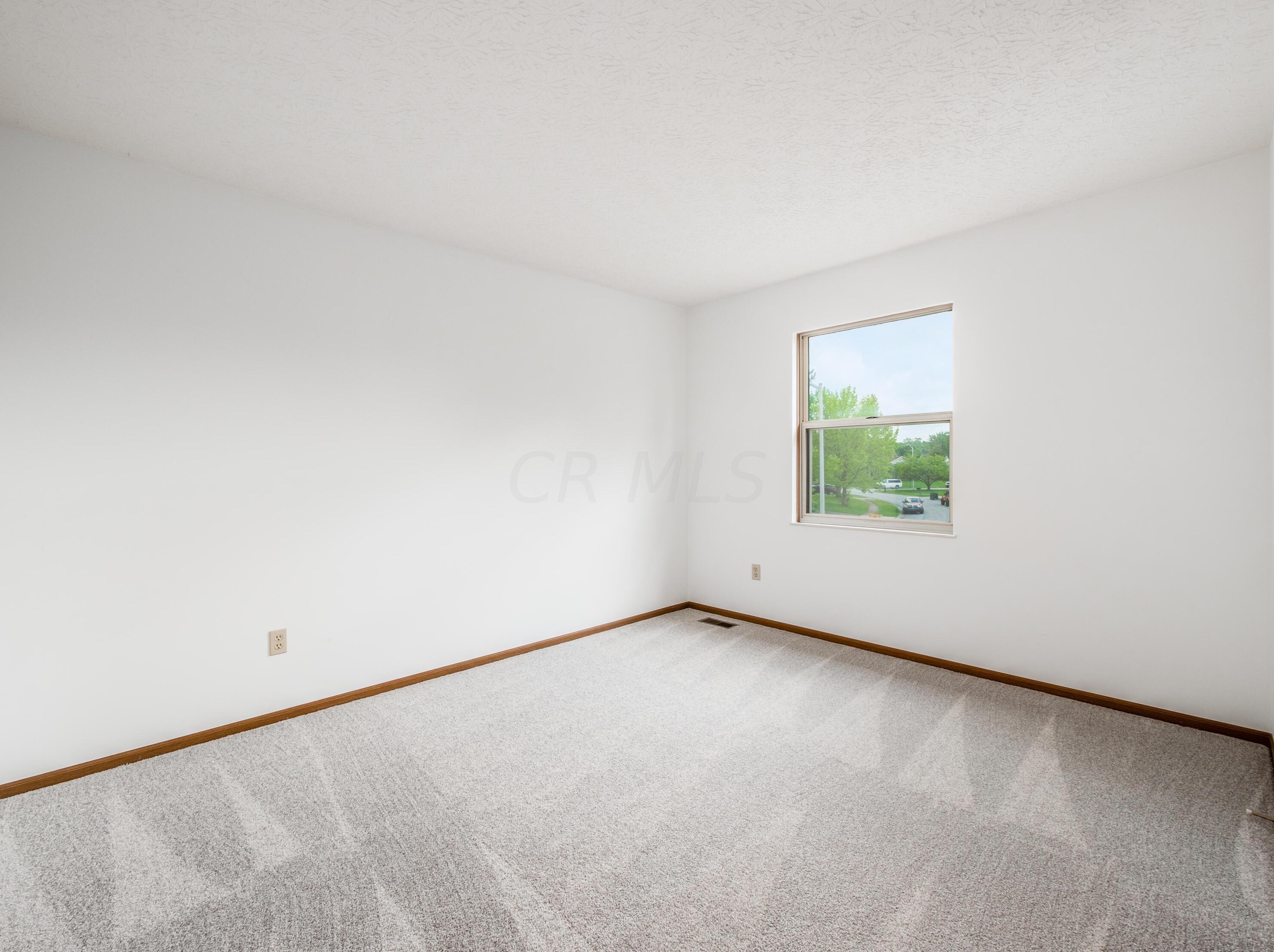 7385 Harbour Town Dr, Pickerington OH  43147-8646 exterior