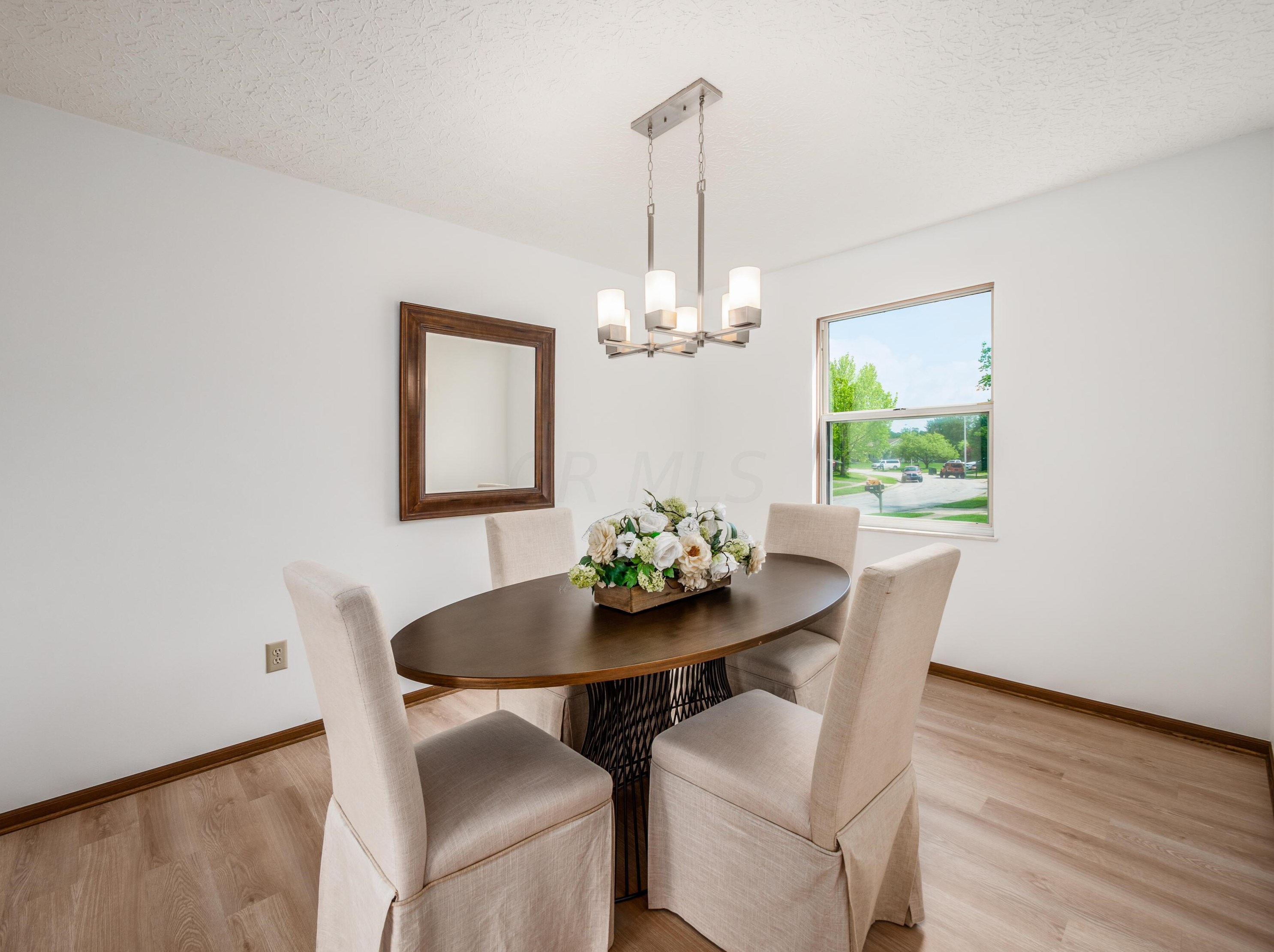 7385 Harbour Town Dr, Pickerington OH  43147-8646 exterior