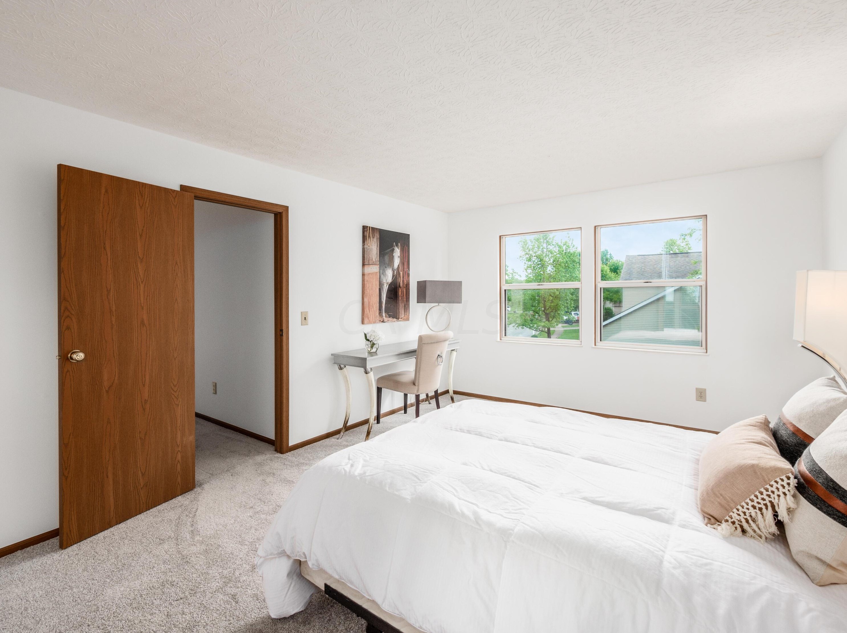 7385 Harbour Town Dr, Pickerington OH  43147-8646 exterior