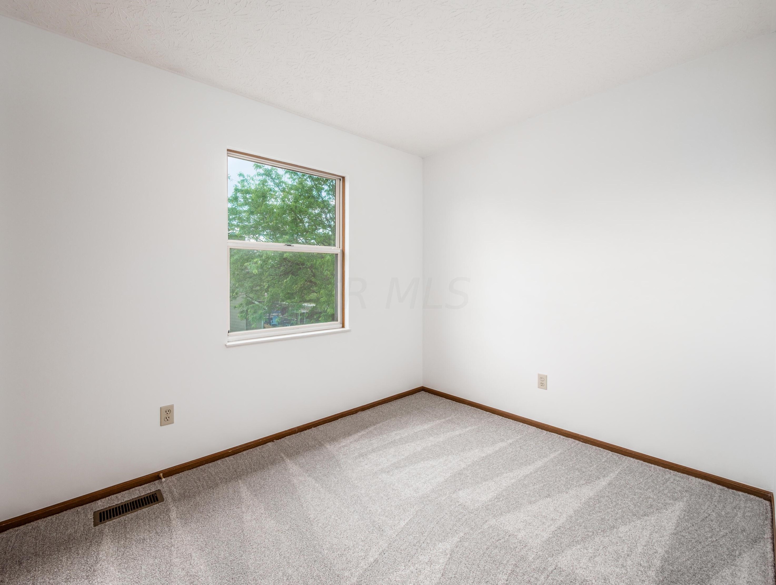 7385 Harbour Town Dr, Pickerington OH  43147-8646 exterior