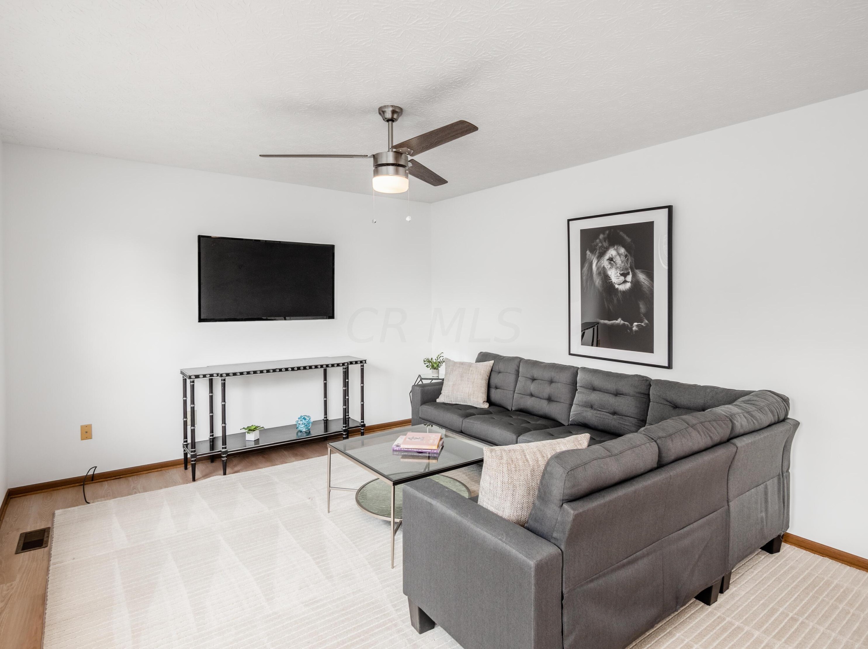 7385 Harbour Town Dr, Pickerington OH  43147-8646 exterior