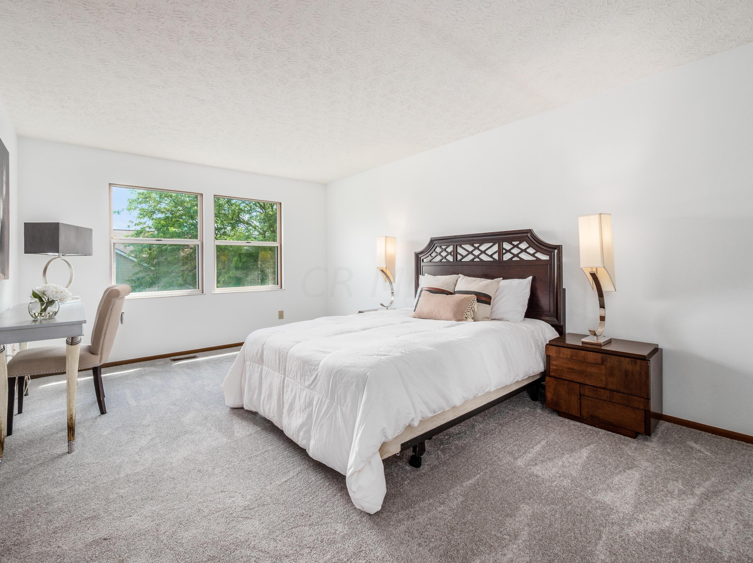 7385 Harbour Town Dr, Pickerington OH  43147-8646 exterior