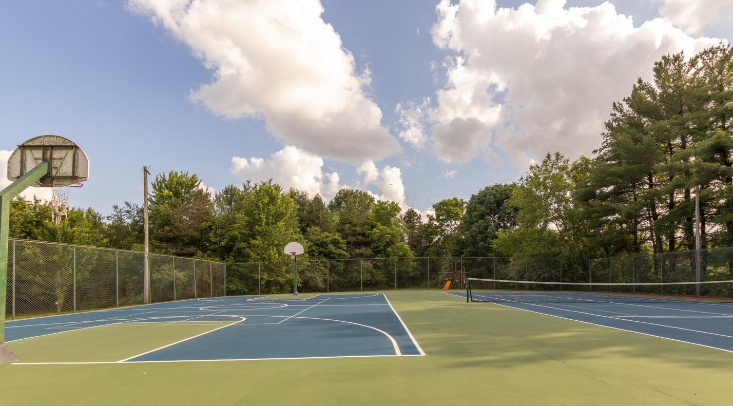 433 Wooster Way, Lancaster OH 43130-9236 exterior