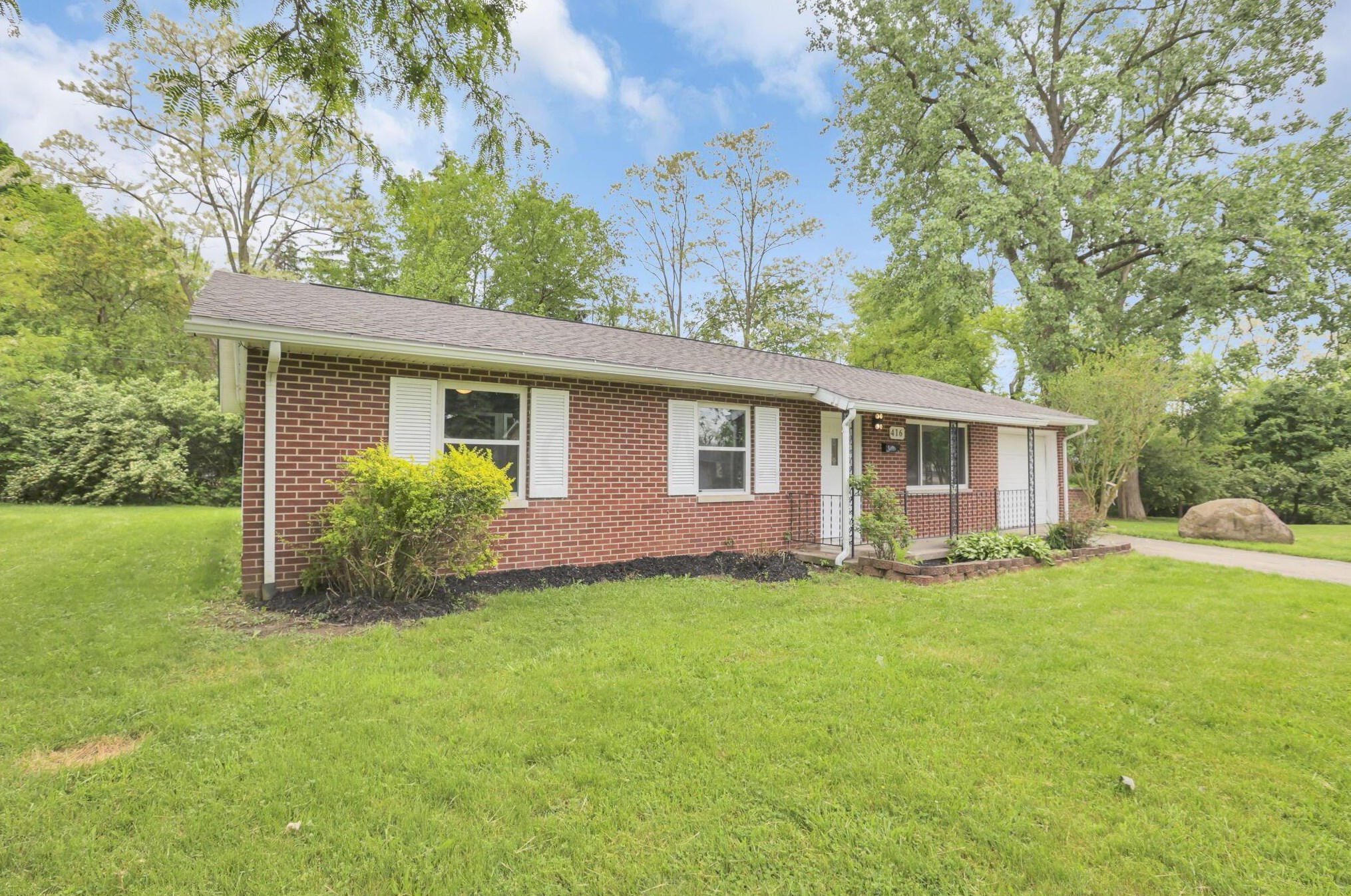 416 Woodland Dr, Bellefontaine, OH 43311