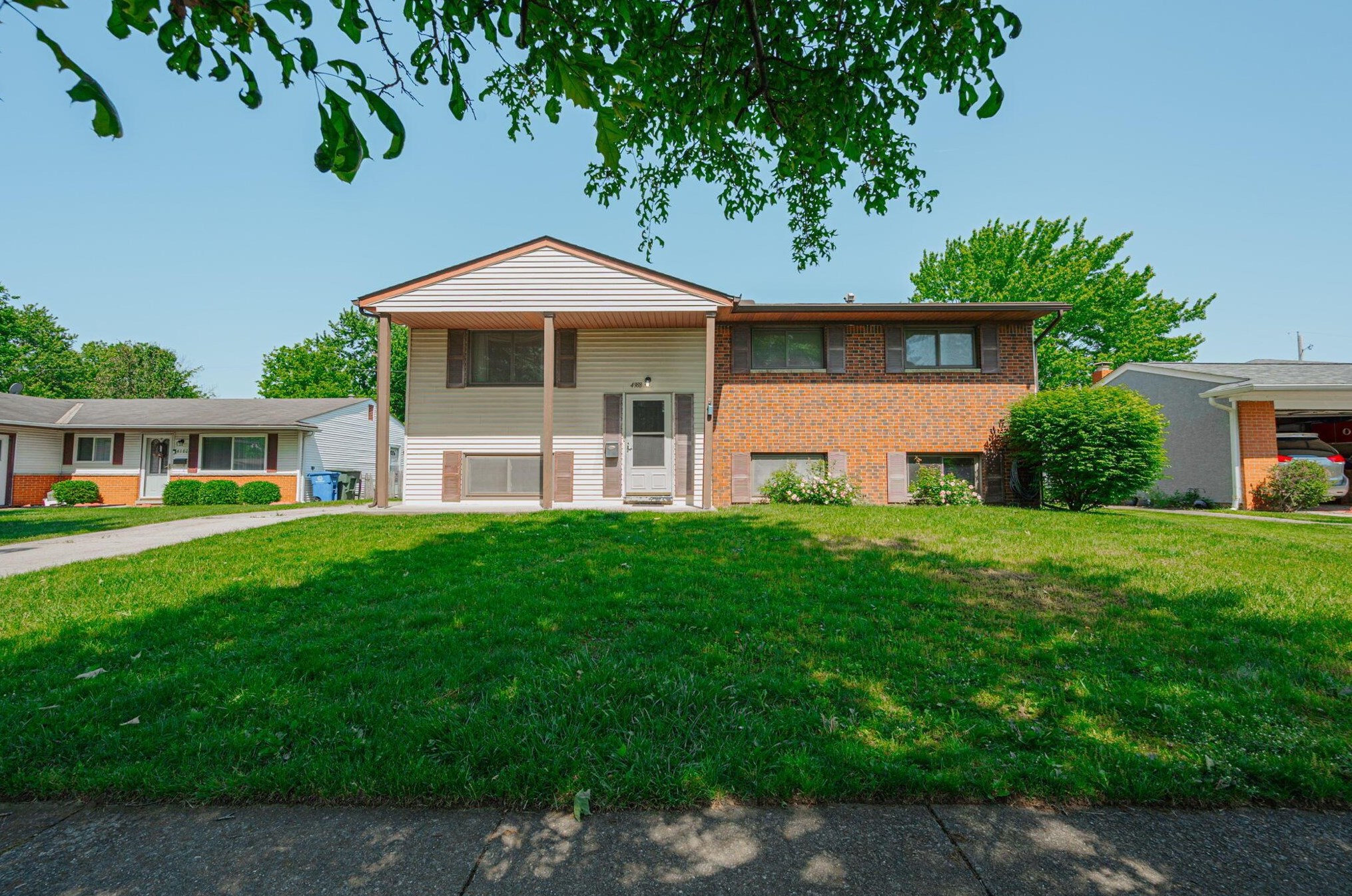 4988 Carbondale Dr, Columbus OH  43232-4568 exterior