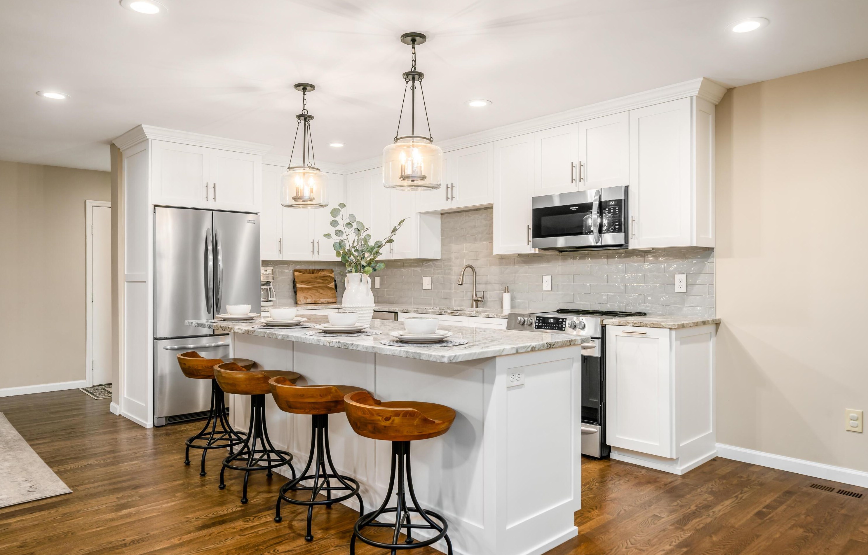 2101 Coach Rd, Columbus OH 43220-2941 exterior