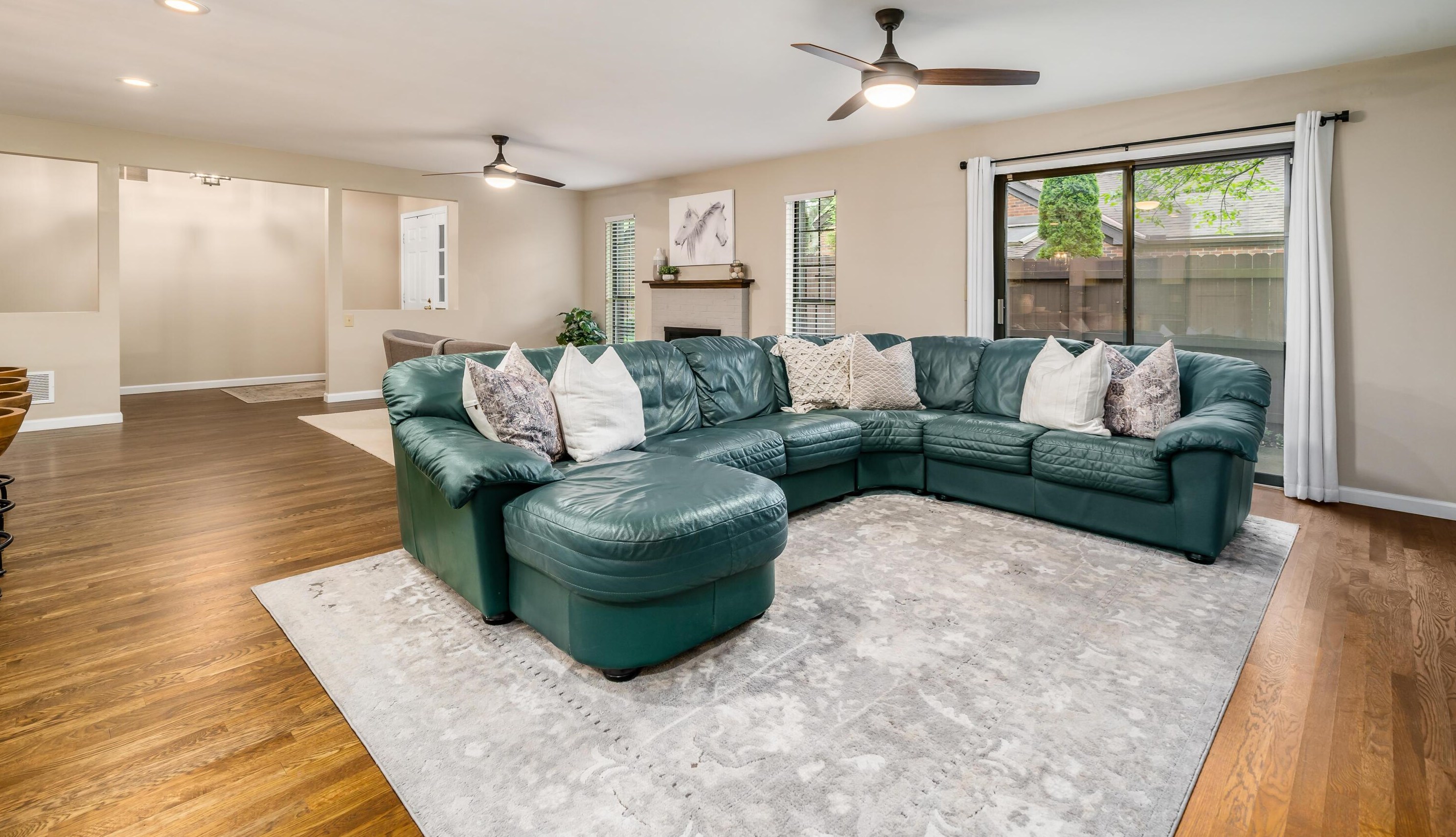 2101 Coach Rd, Columbus OH 43220-2941 exterior