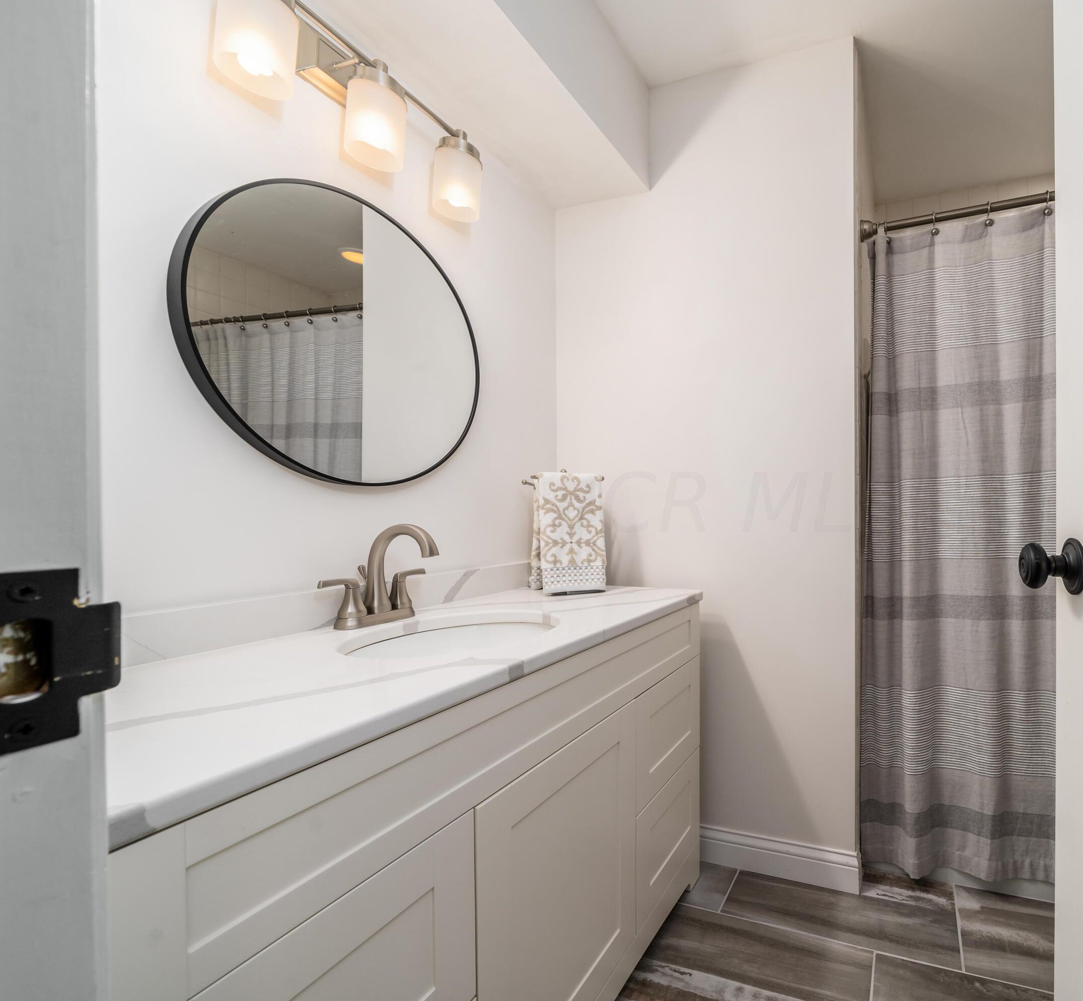 2101 Coach Rd, Columbus OH 43220-2941 exterior