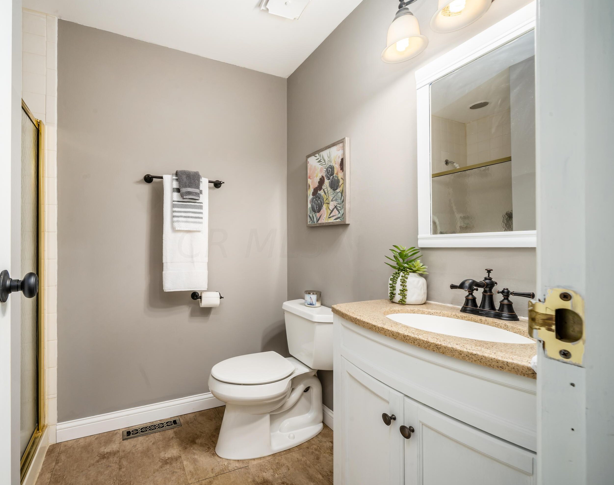 2101 Coach Rd, Columbus OH 43220-2941 exterior