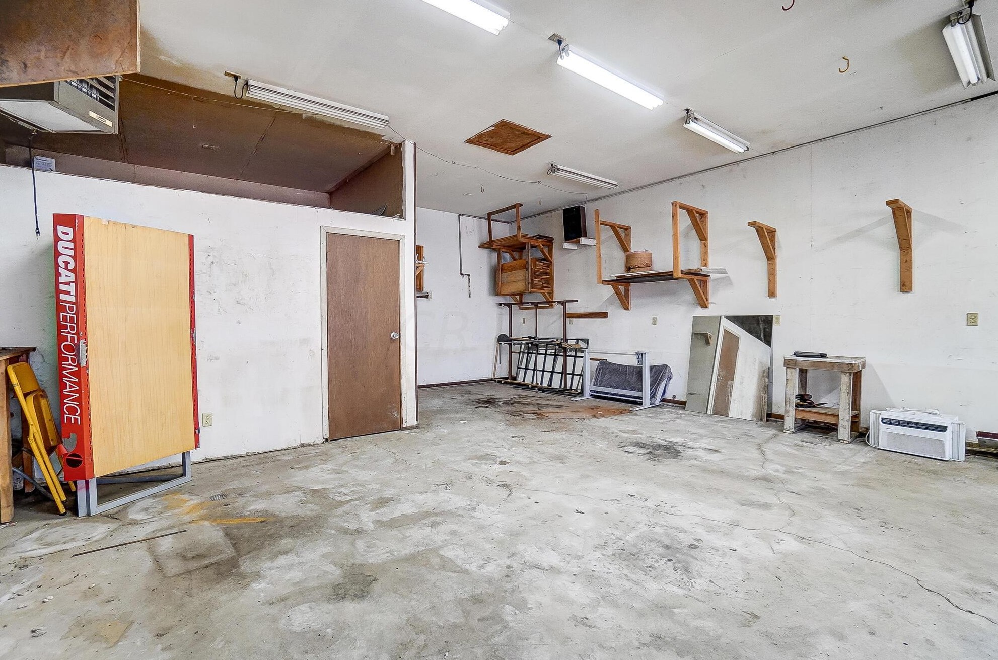 999 Hart Rd, Columbus OH  43223-3864 exterior