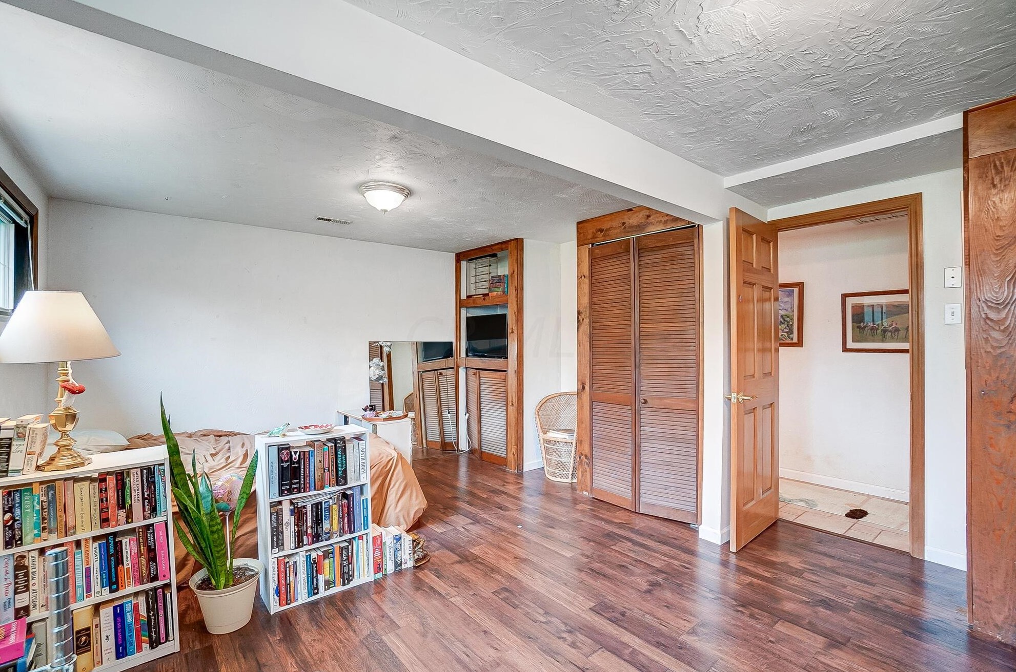 999 Hart Rd, Columbus OH  43223-3864 exterior