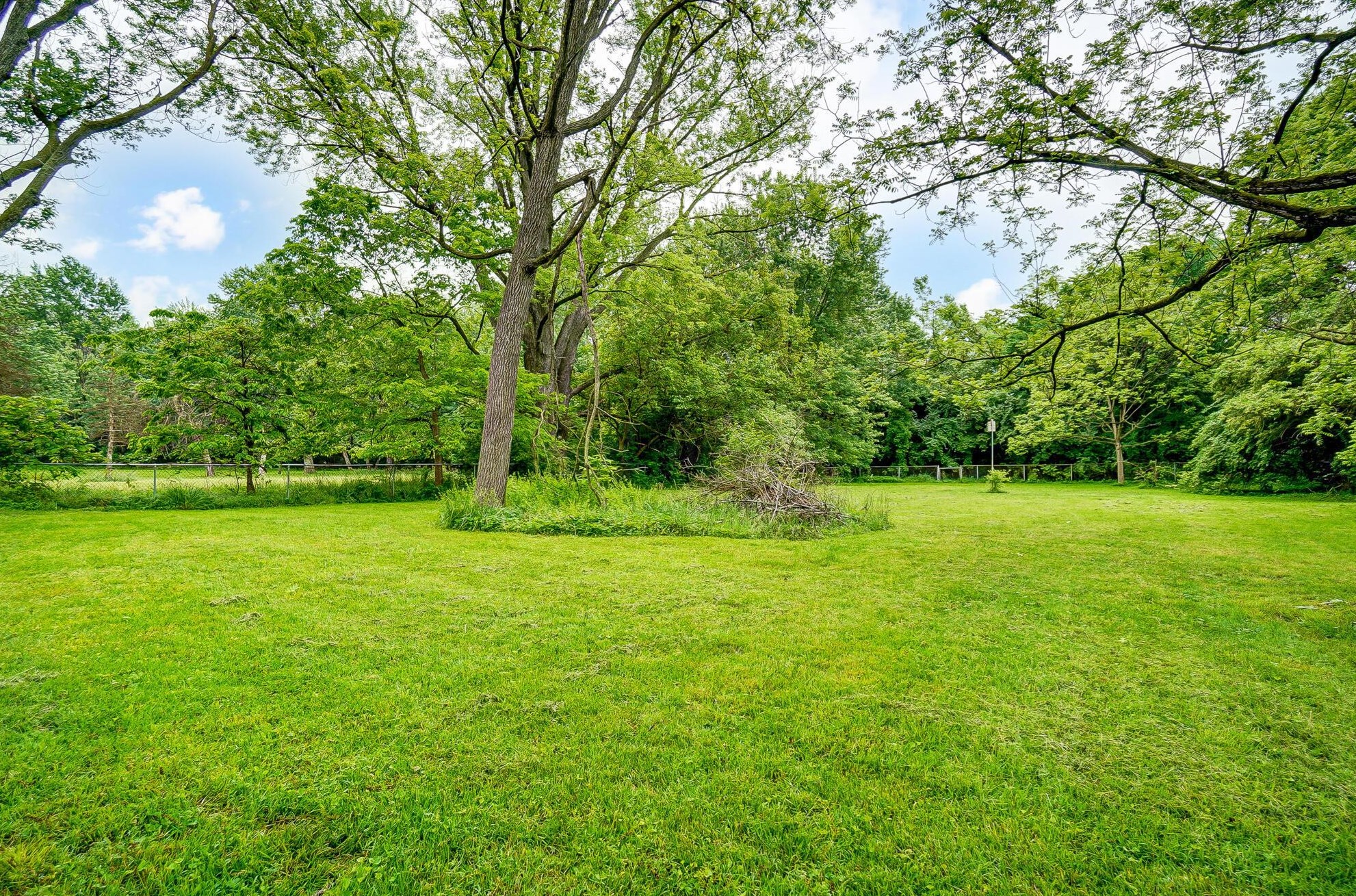 999 Hart Rd, Columbus OH  43223-3864 exterior