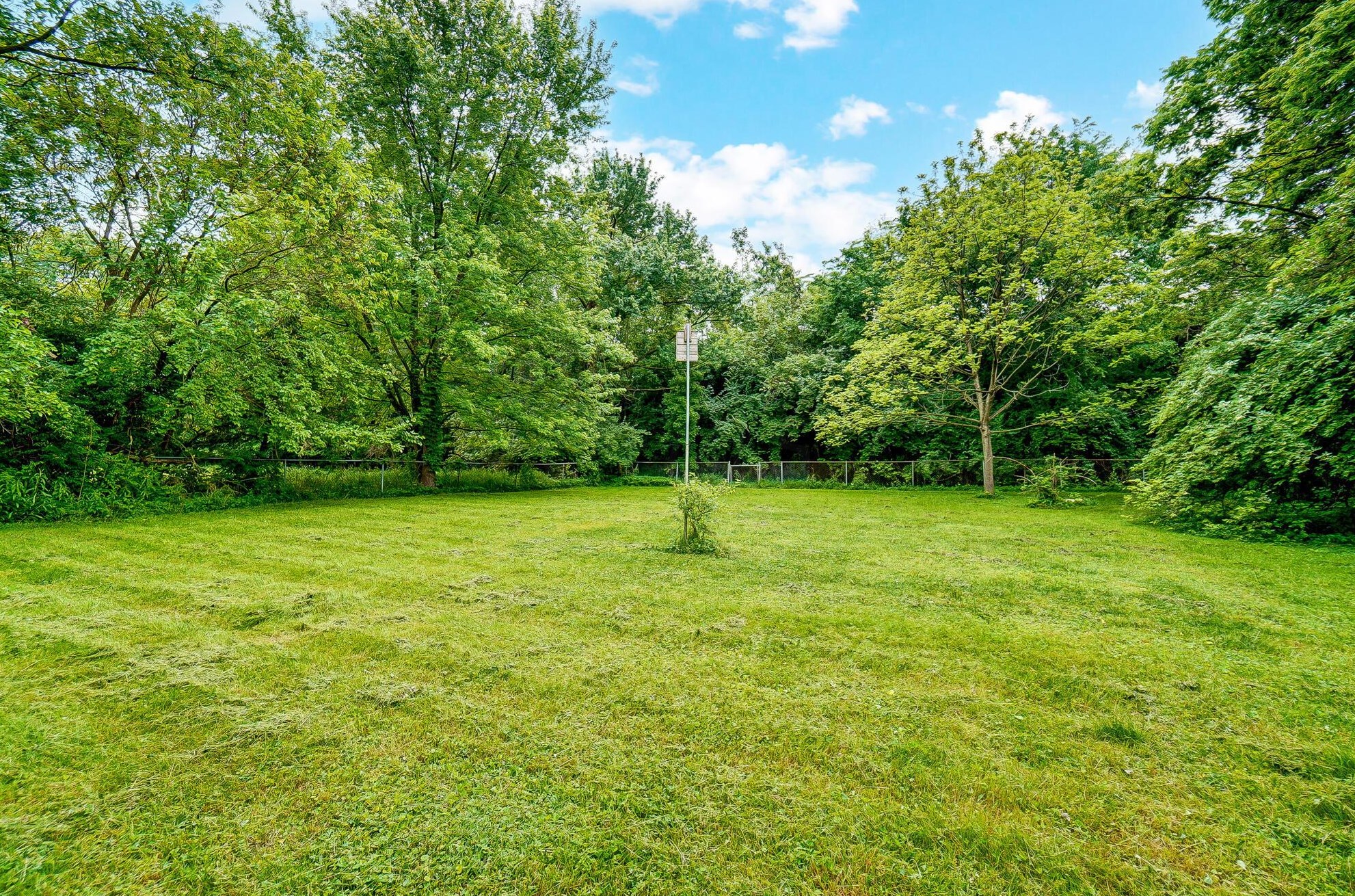 999 Hart Rd, Columbus OH  43223-3864 exterior