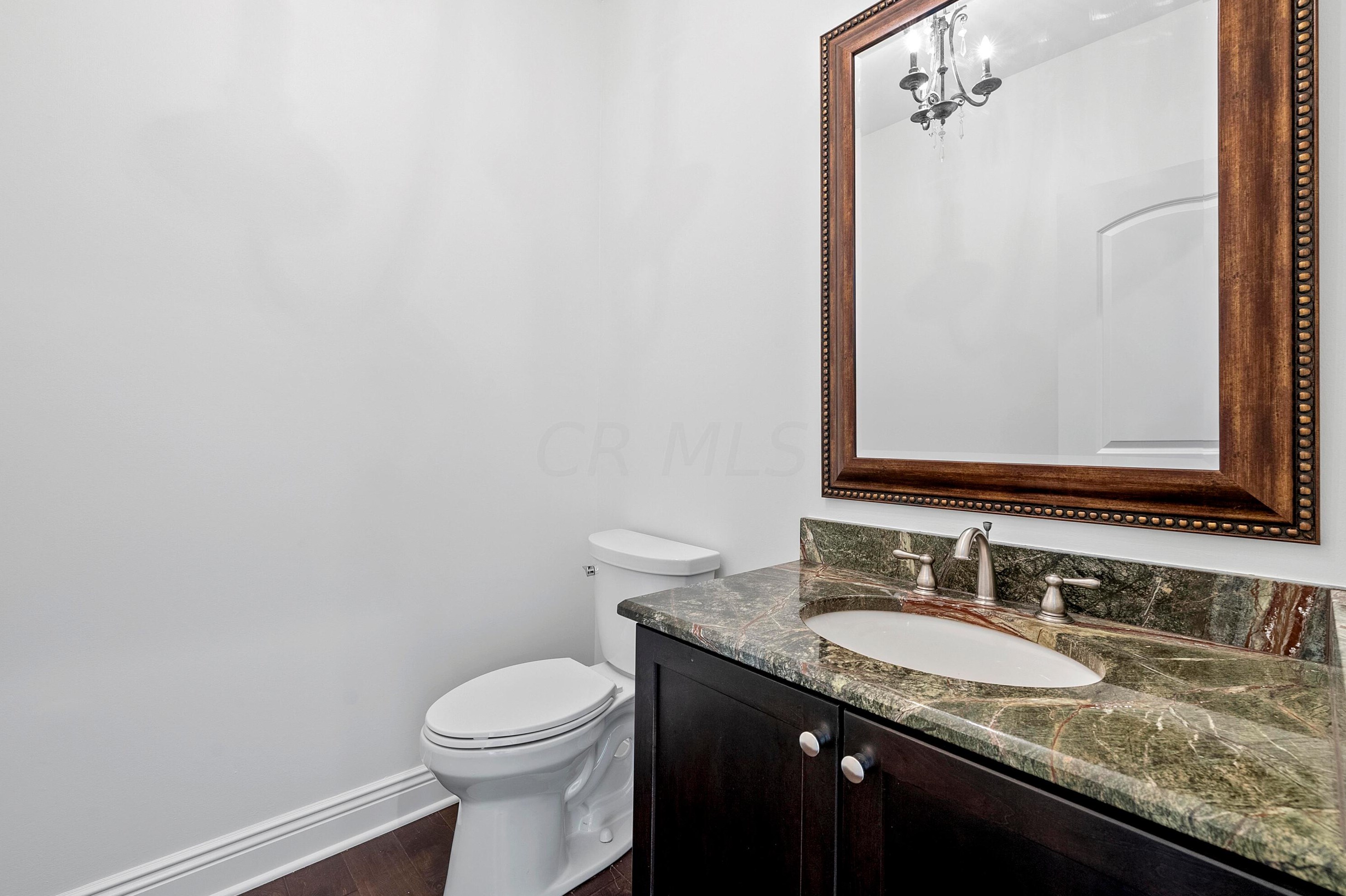 8127 Conine Dr, Dublin OH  exterior