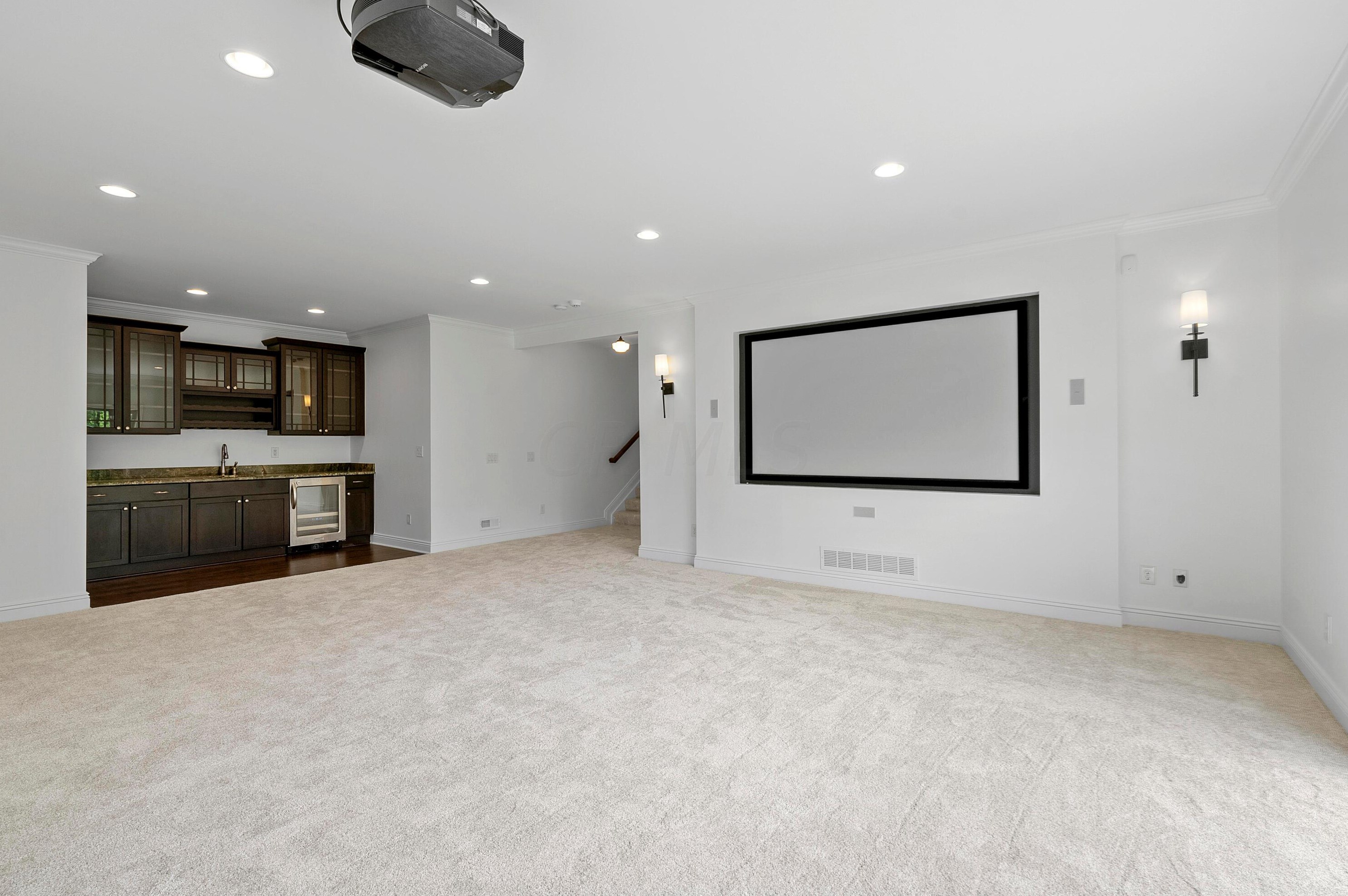 8127 Conine Dr, Dublin OH  exterior