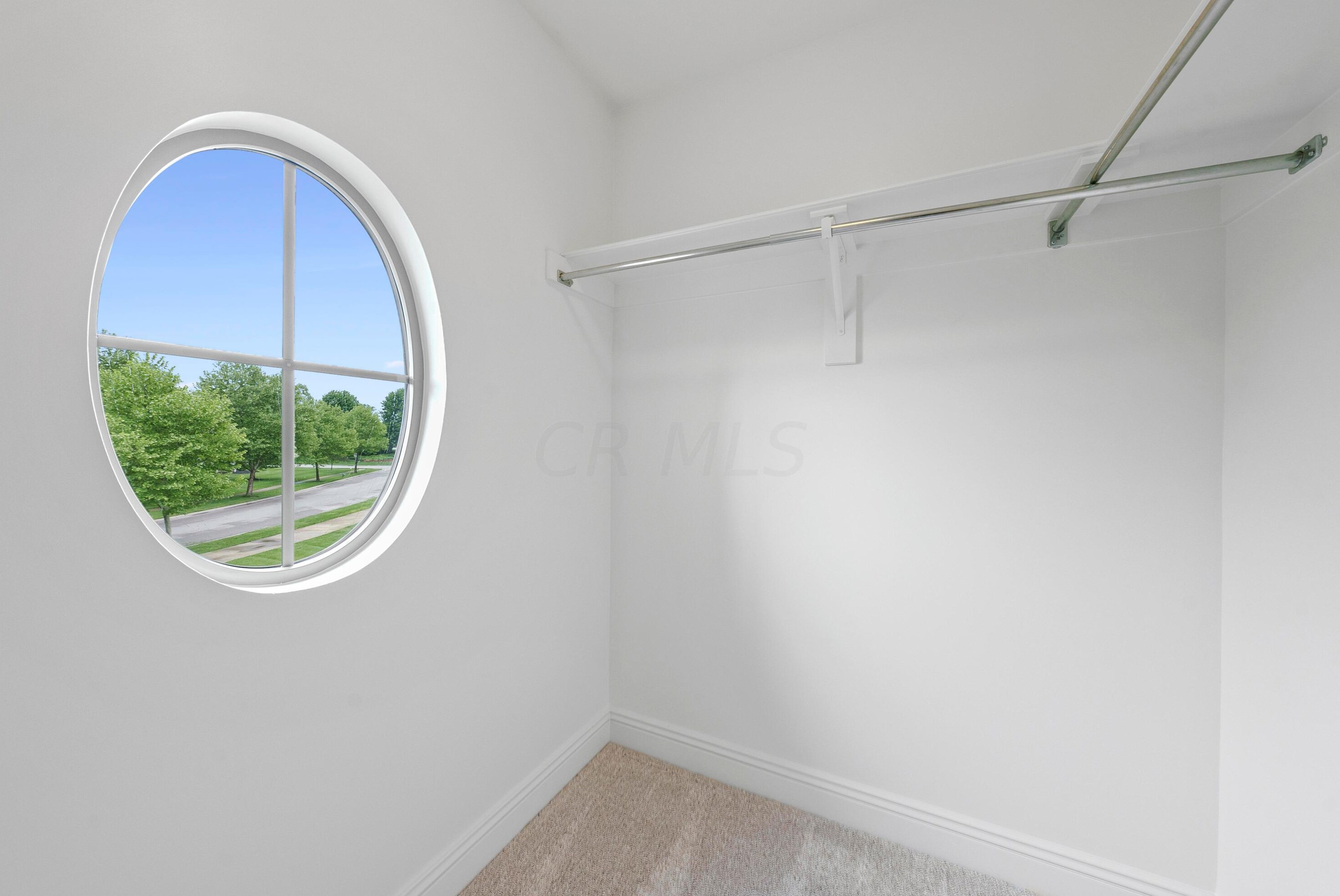 8127 Conine Dr, Dublin OH  exterior