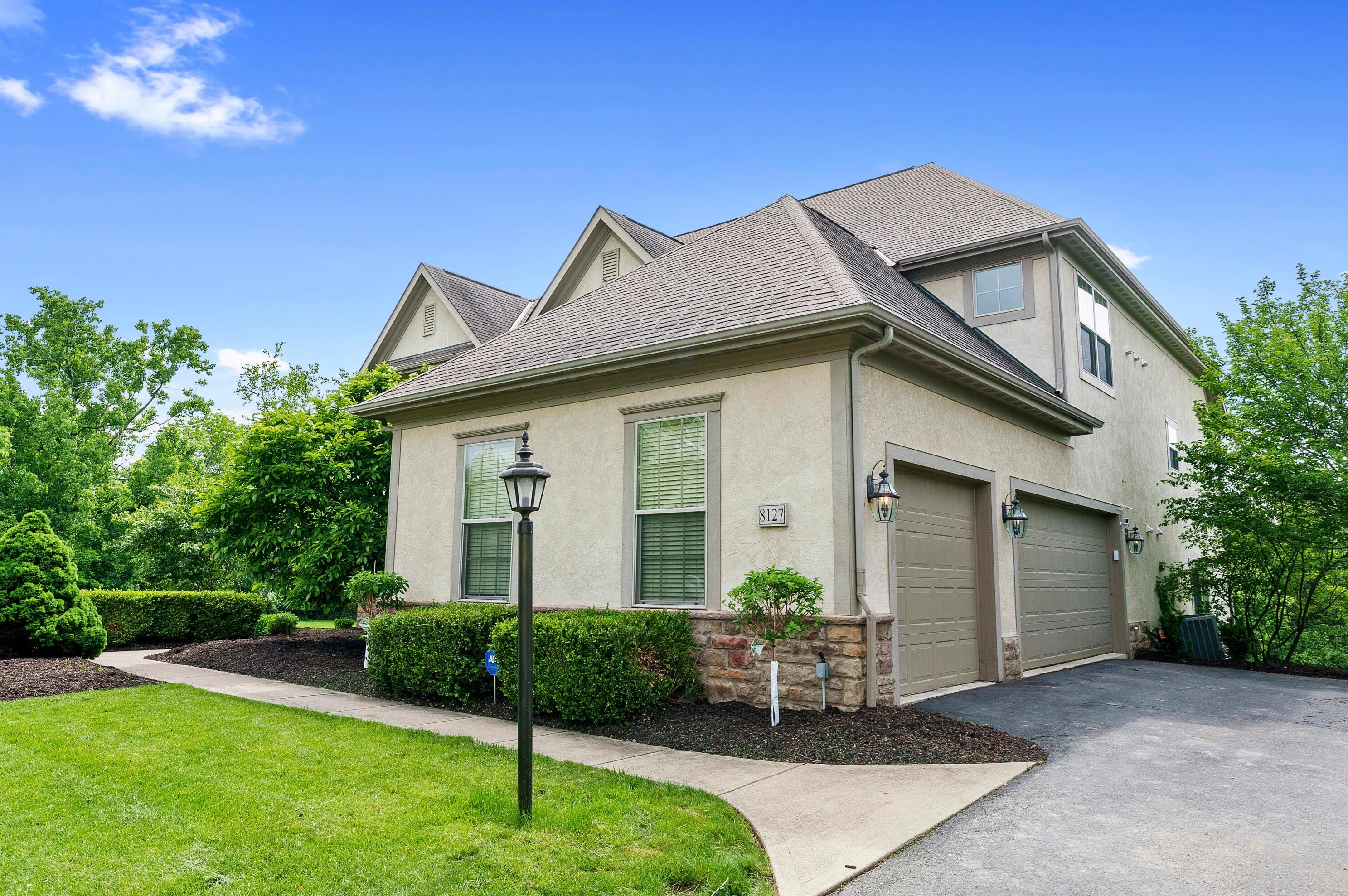 8127 Conine Dr, Dublin OH  exterior