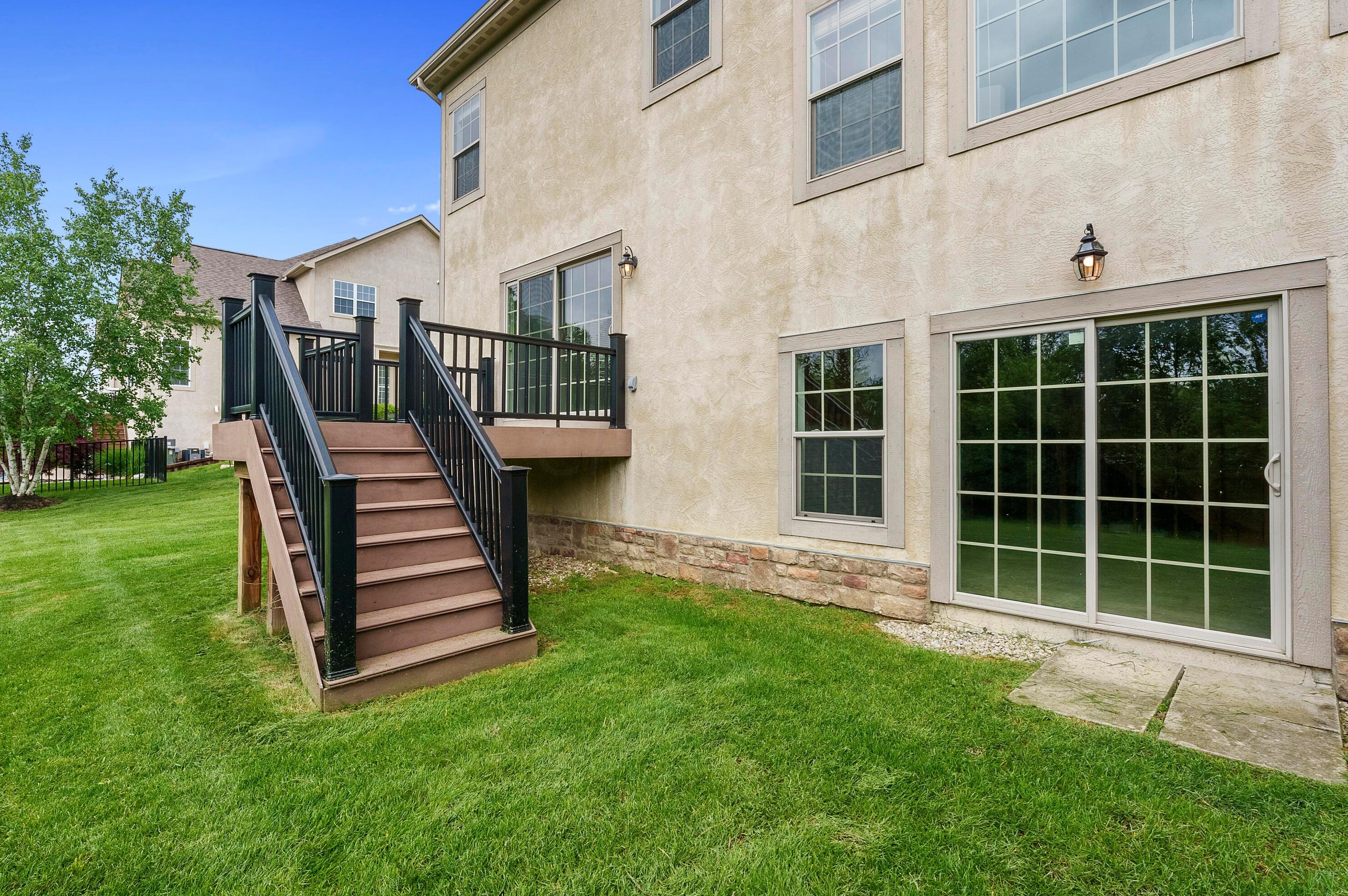 8127 Conine Dr, Dublin OH  exterior