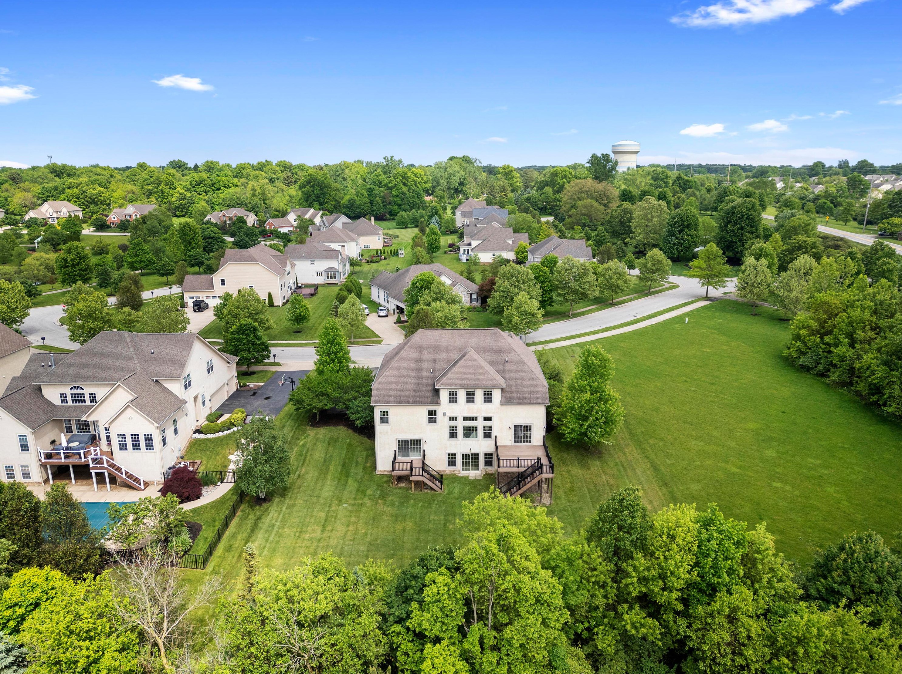 8127 Conine Dr, Dublin OH  exterior