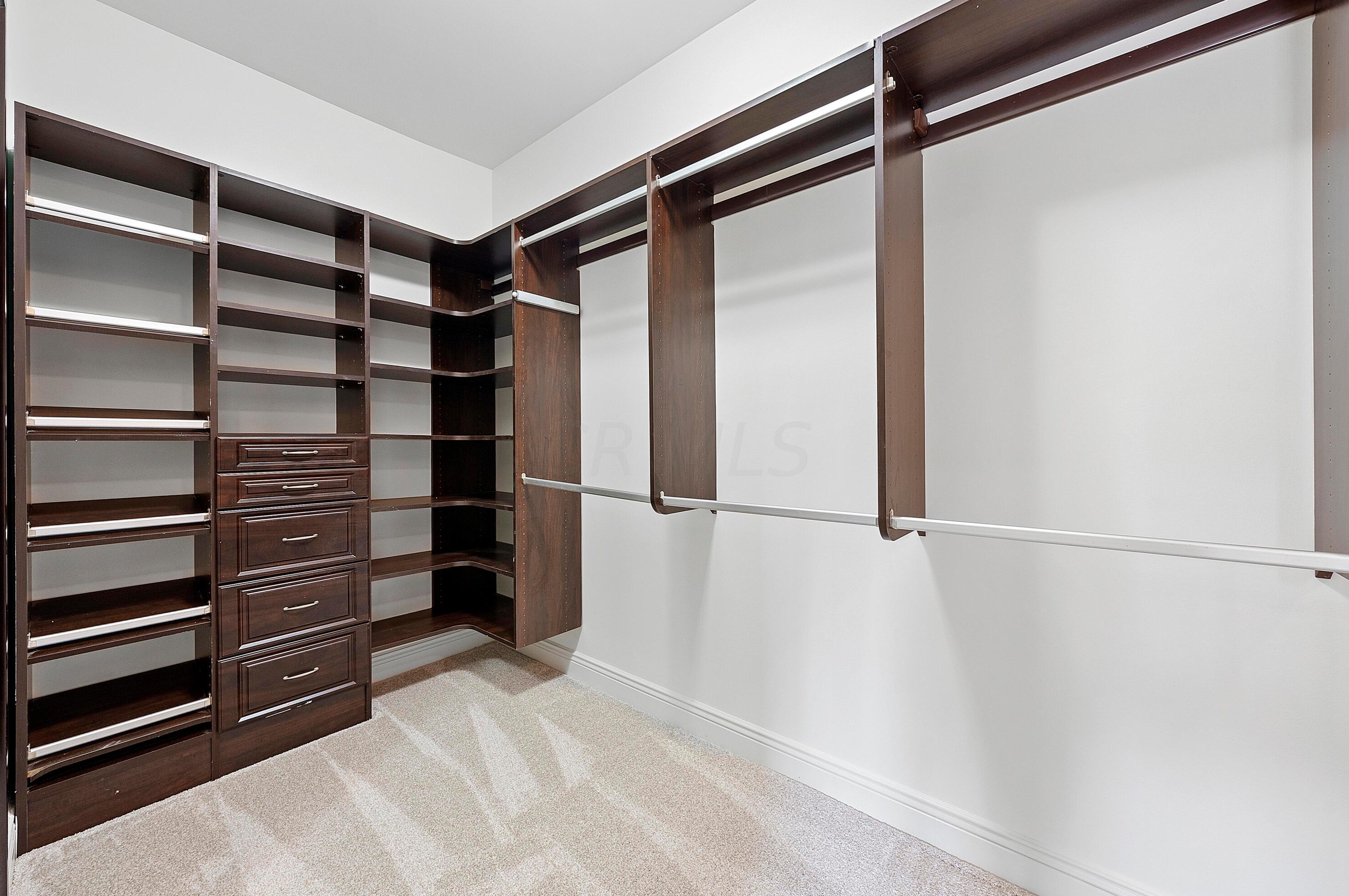 8127 Conine Dr, Dublin OH  exterior